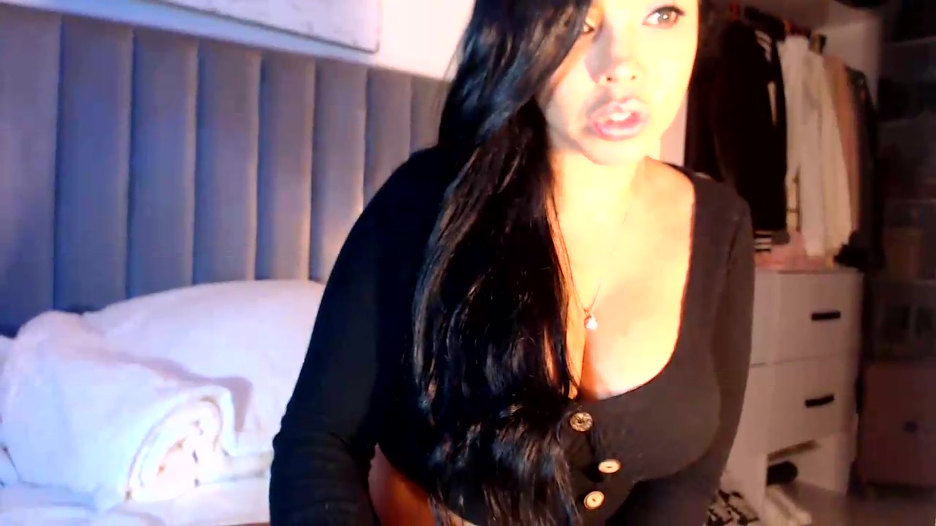 Gallery image thumbnail from SusyHernandez's myfreecams stream on, 07/31/2026, 04:30 image 5 of 20