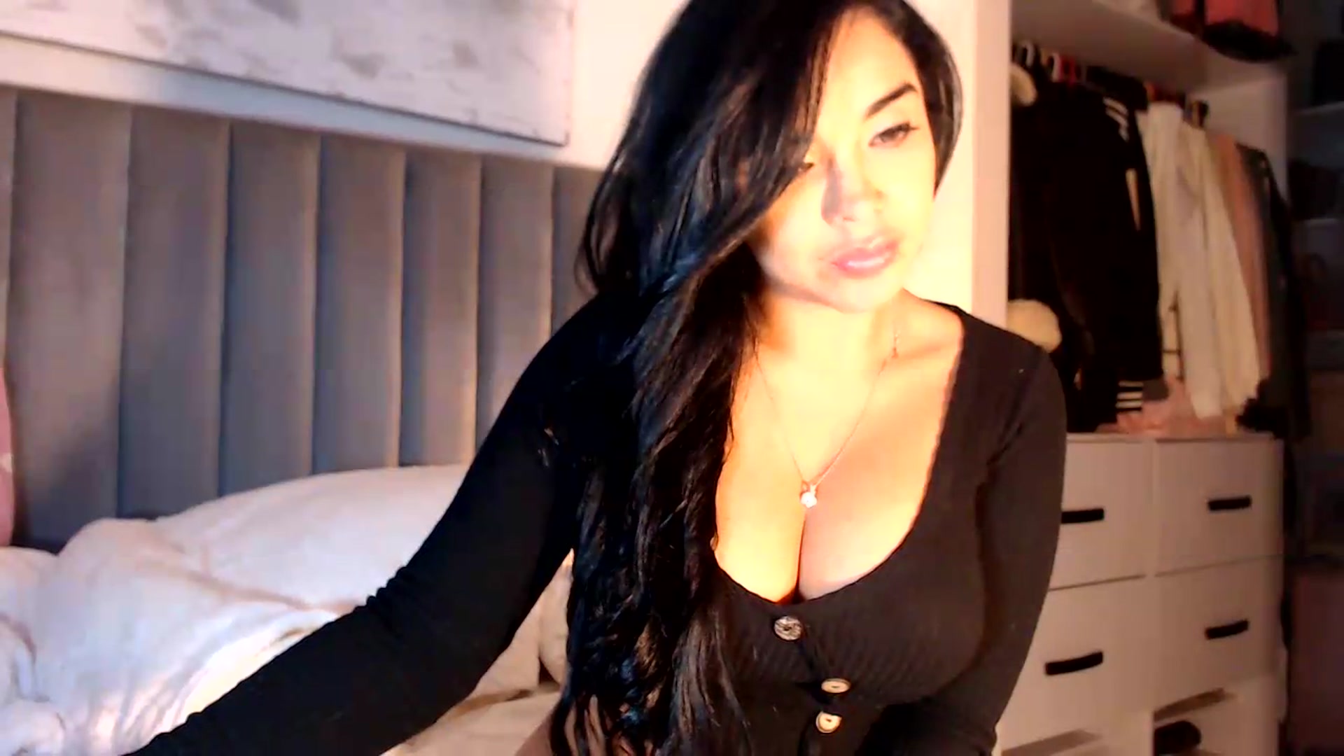 Gallery image thumbnail from SusyHernandez's myfreecams stream on, 07/31/2026, 04:30 image 13 of 20