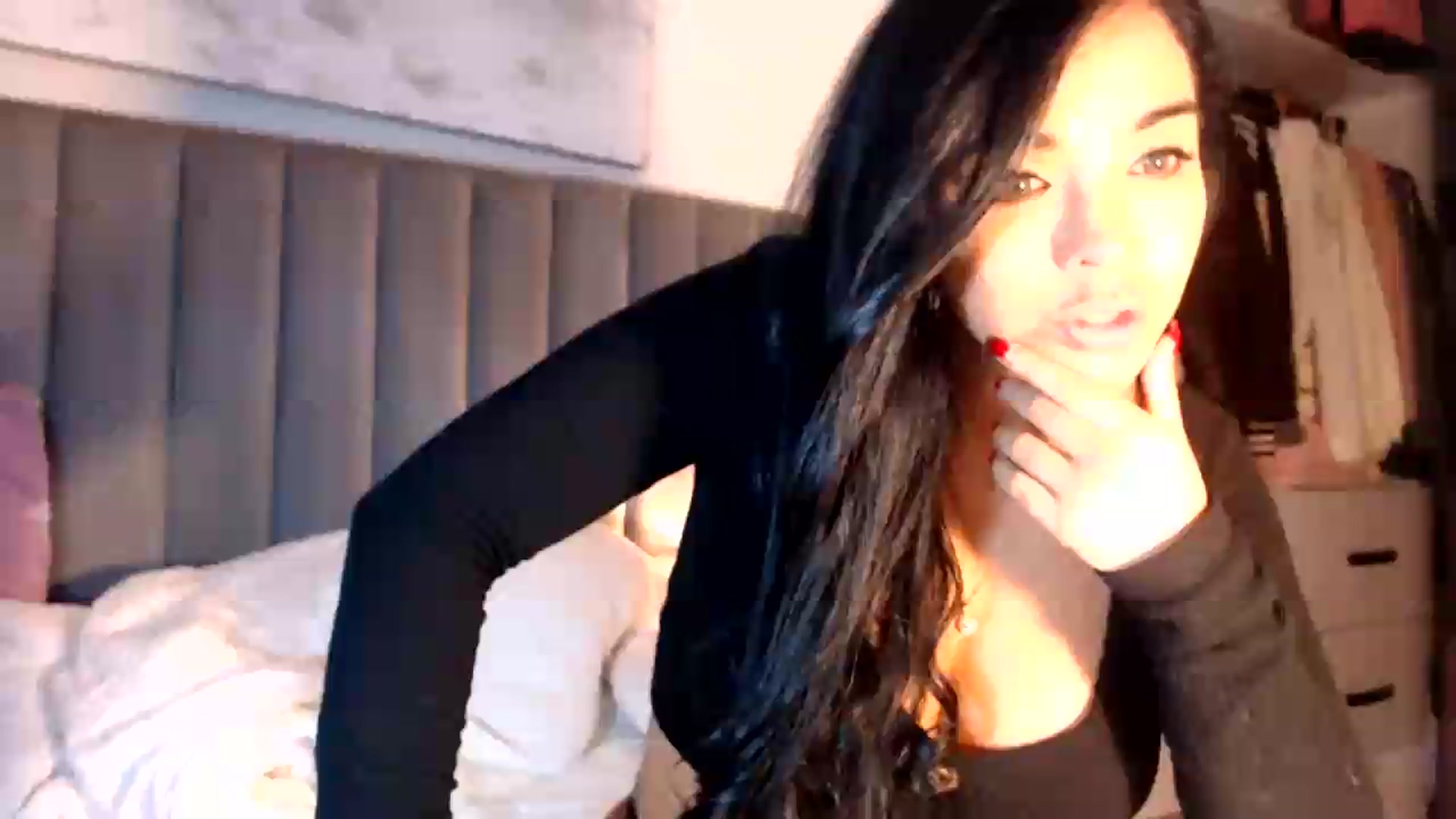 Gallery image thumbnail from SusyHernandez's myfreecams stream on, 07/31/2026, 04:43 image 6 of 20