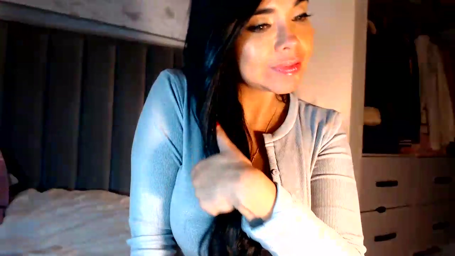 Gallery image thumbnail from SusyHernandez's myfreecams stream on, 08/02/2026, 02:47 image 15 of 20