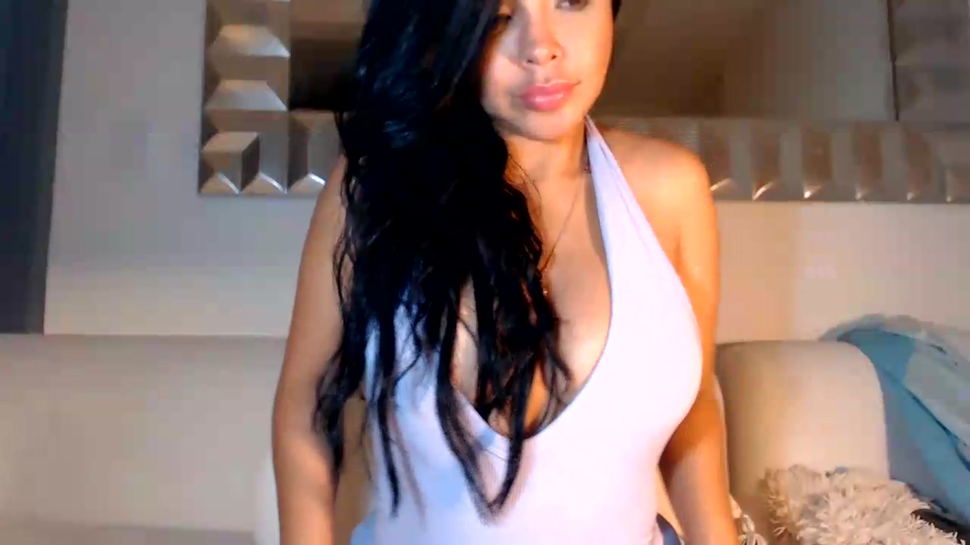 Gallery image thumbnail from SusyHernandez's myfreecams stream on, 08/21/2026, 24:46 image 9 of 20