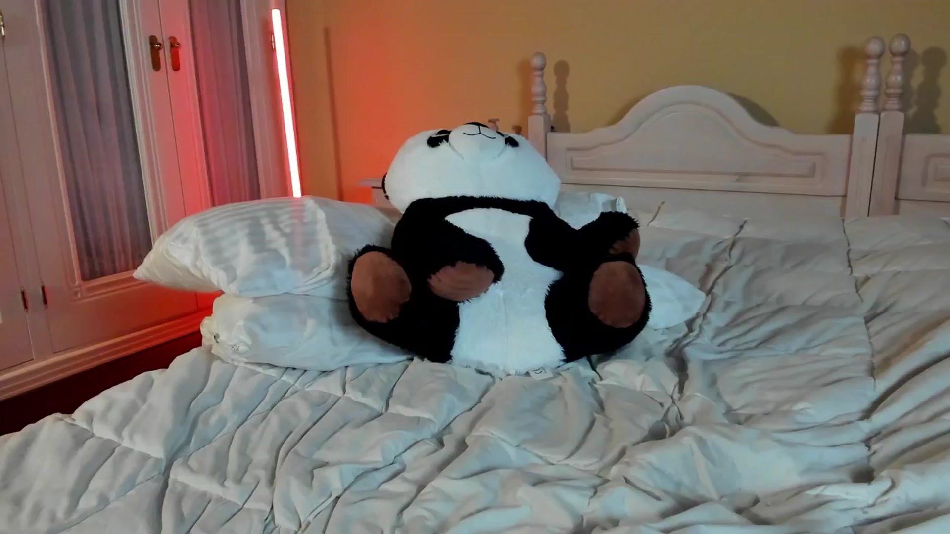 Gallery image thumbnail from Suzysuza's myfreecams stream on, 09/29/2025, 18:44 image 14 of 20