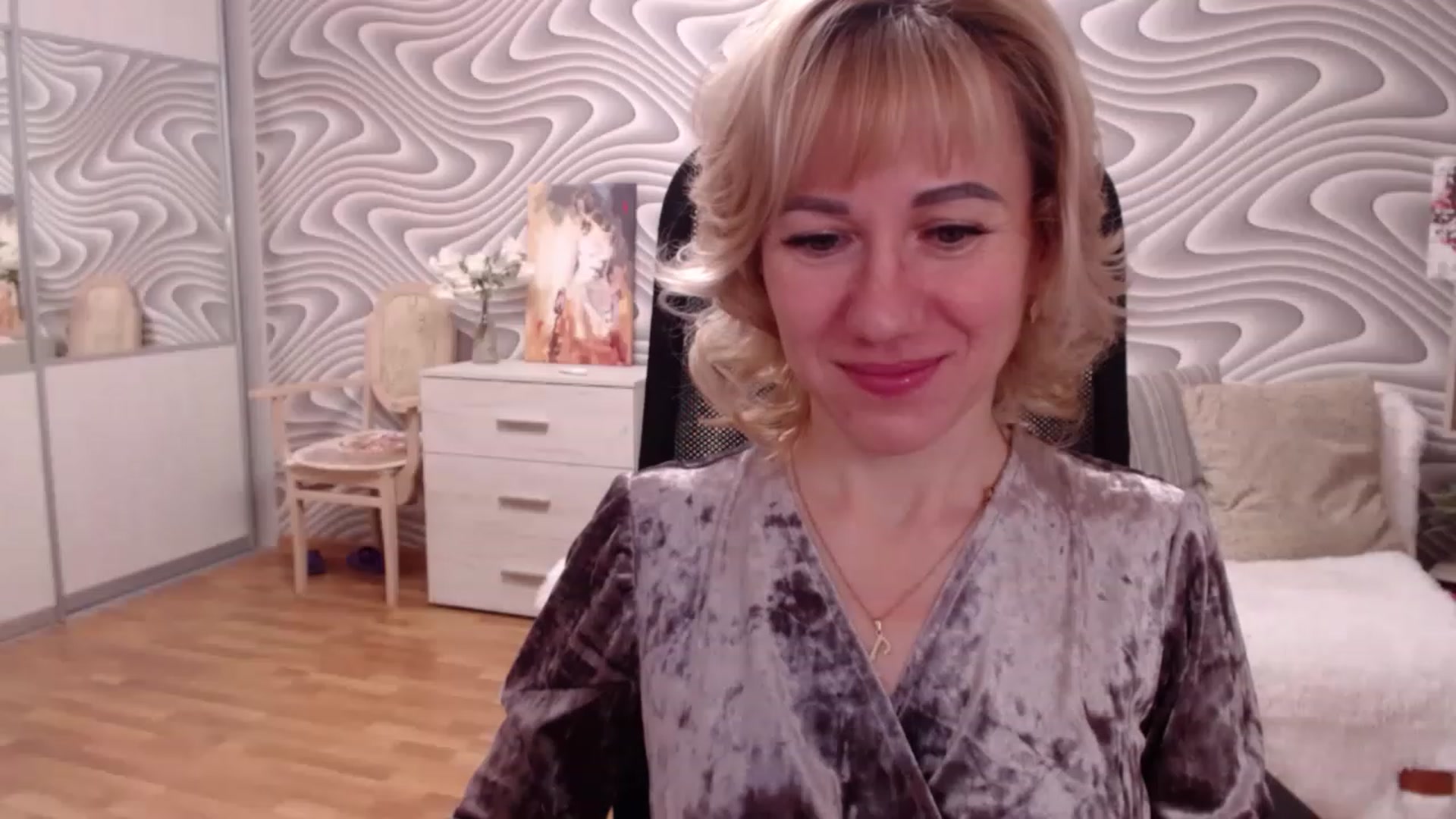 Gallery image thumbnail from SvenIsolde's myfreecams stream on, 11/16/2022, 19:32 image 20 of 20