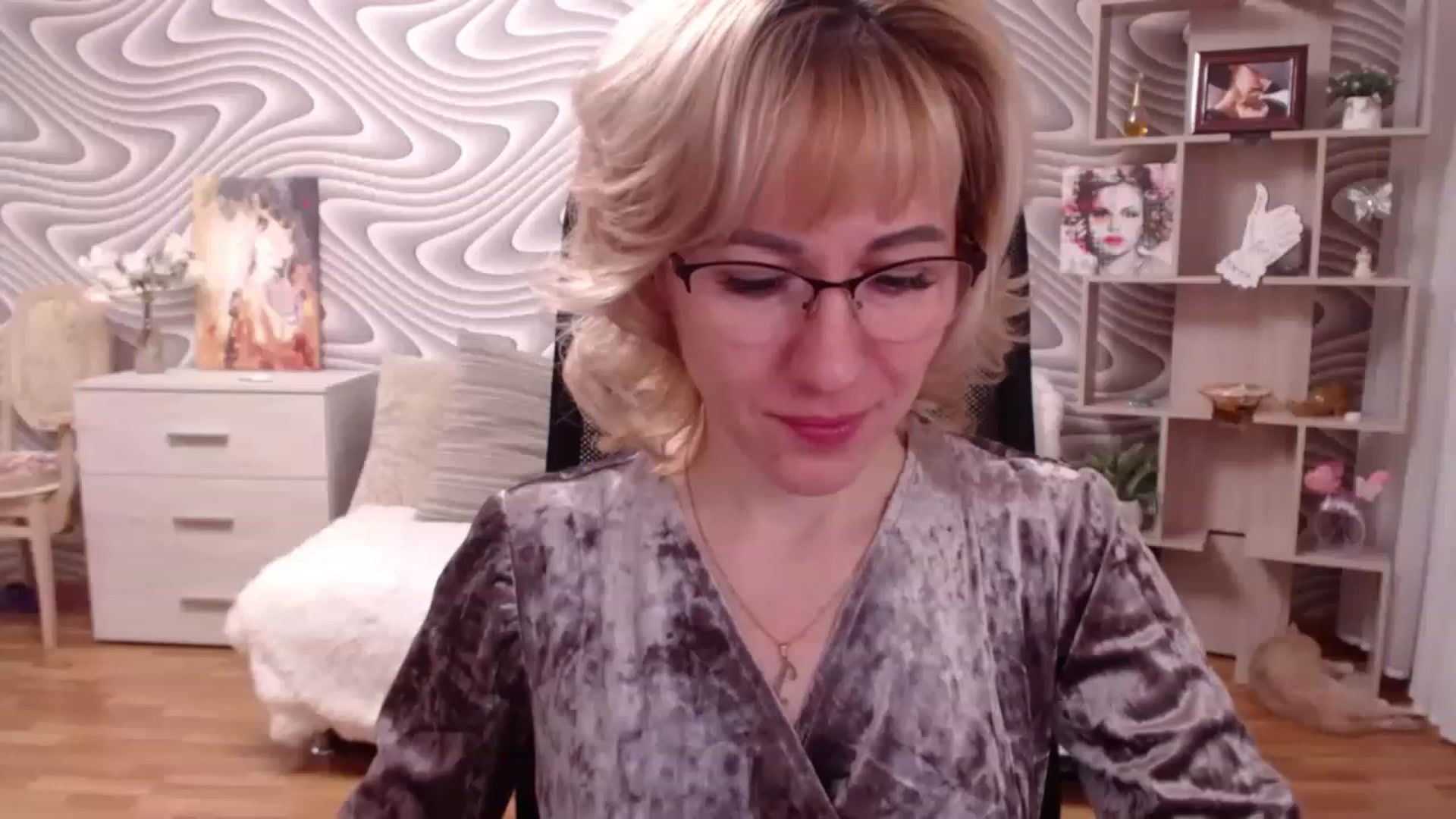 Gallery image thumbnail from SvenIsolde's myfreecams stream on, 11/16/2022, 19:32 image 11 of 20