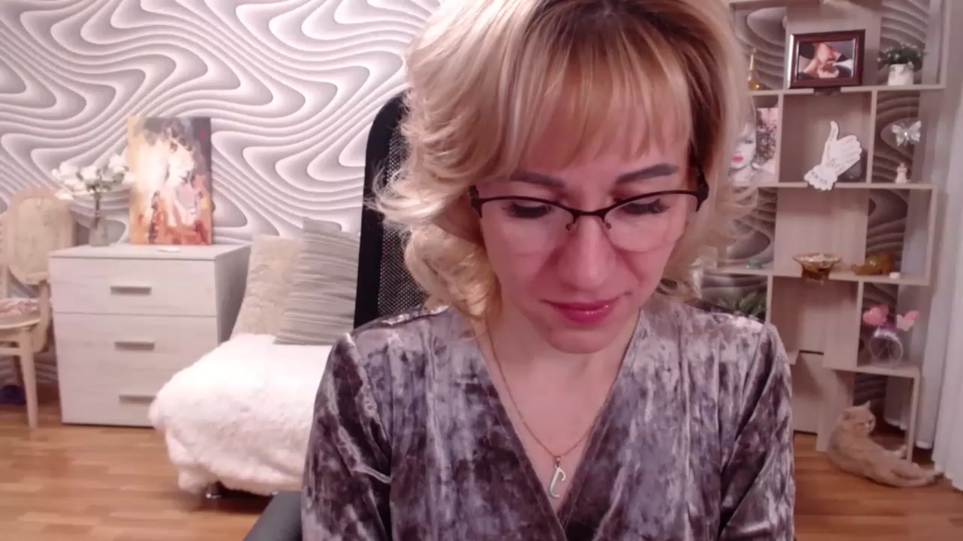 Gallery image thumbnail from SvenIsolde's myfreecams stream on, 11/16/2022, 19:32 image 15 of 20