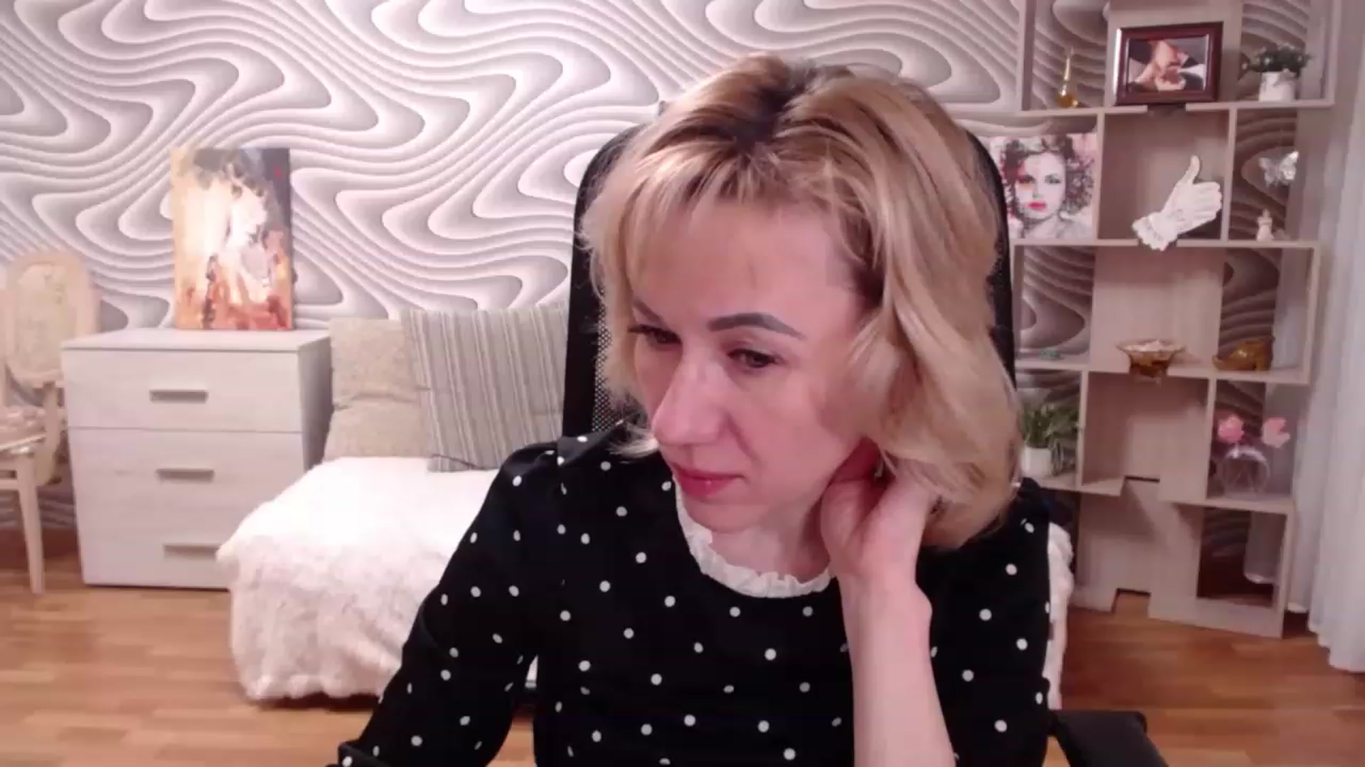 Gallery image thumbnail from SvenIsolde's myfreecams stream on, 11/26/2022, 19:31 image 6 of 20
