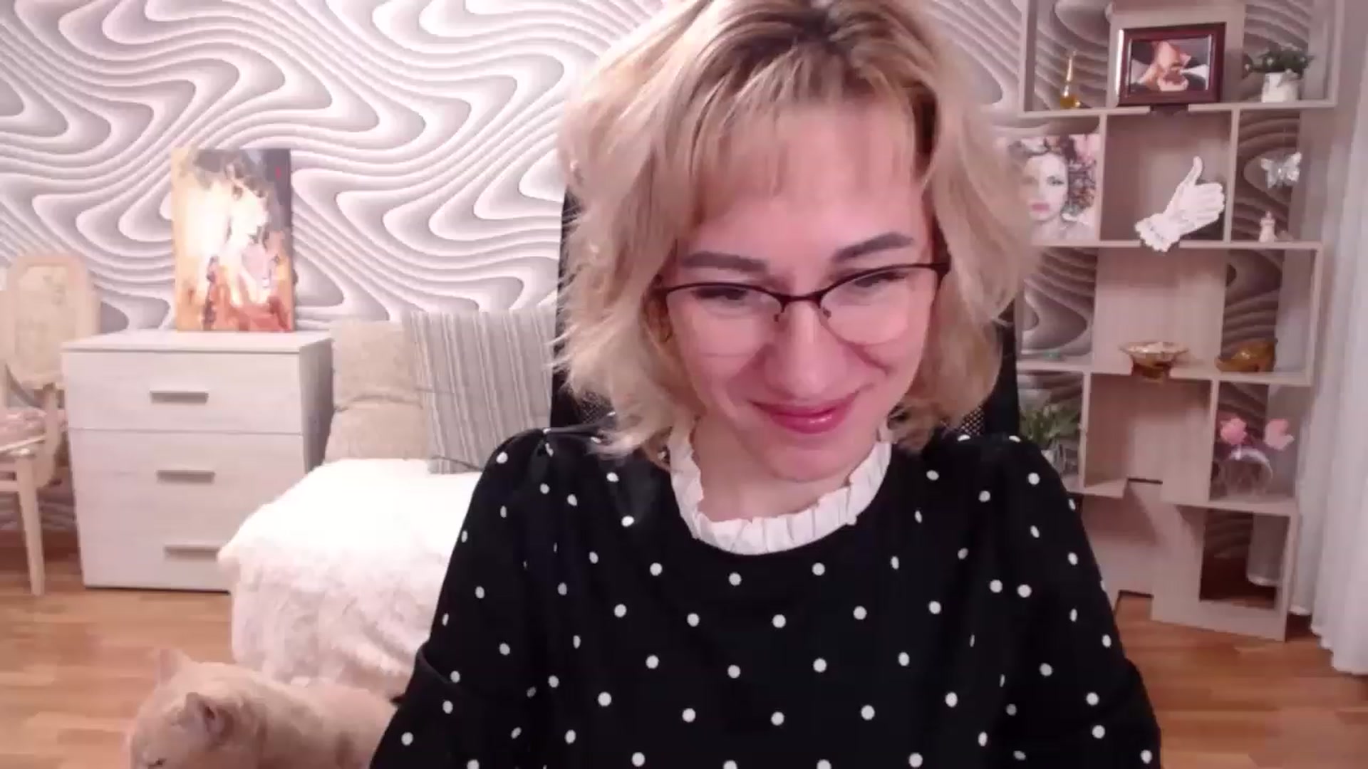 Gallery image thumbnail from SvenIsolde's myfreecams stream on, 11/26/2022, 19:31 image 10 of 20