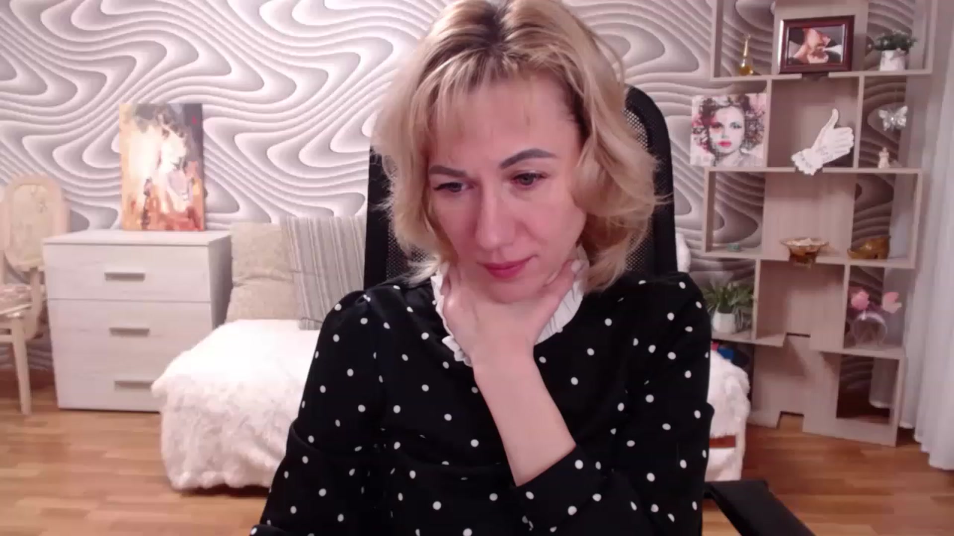 Gallery image thumbnail from SvenIsolde's myfreecams stream on, 11/26/2022, 19:31 image 7 of 20