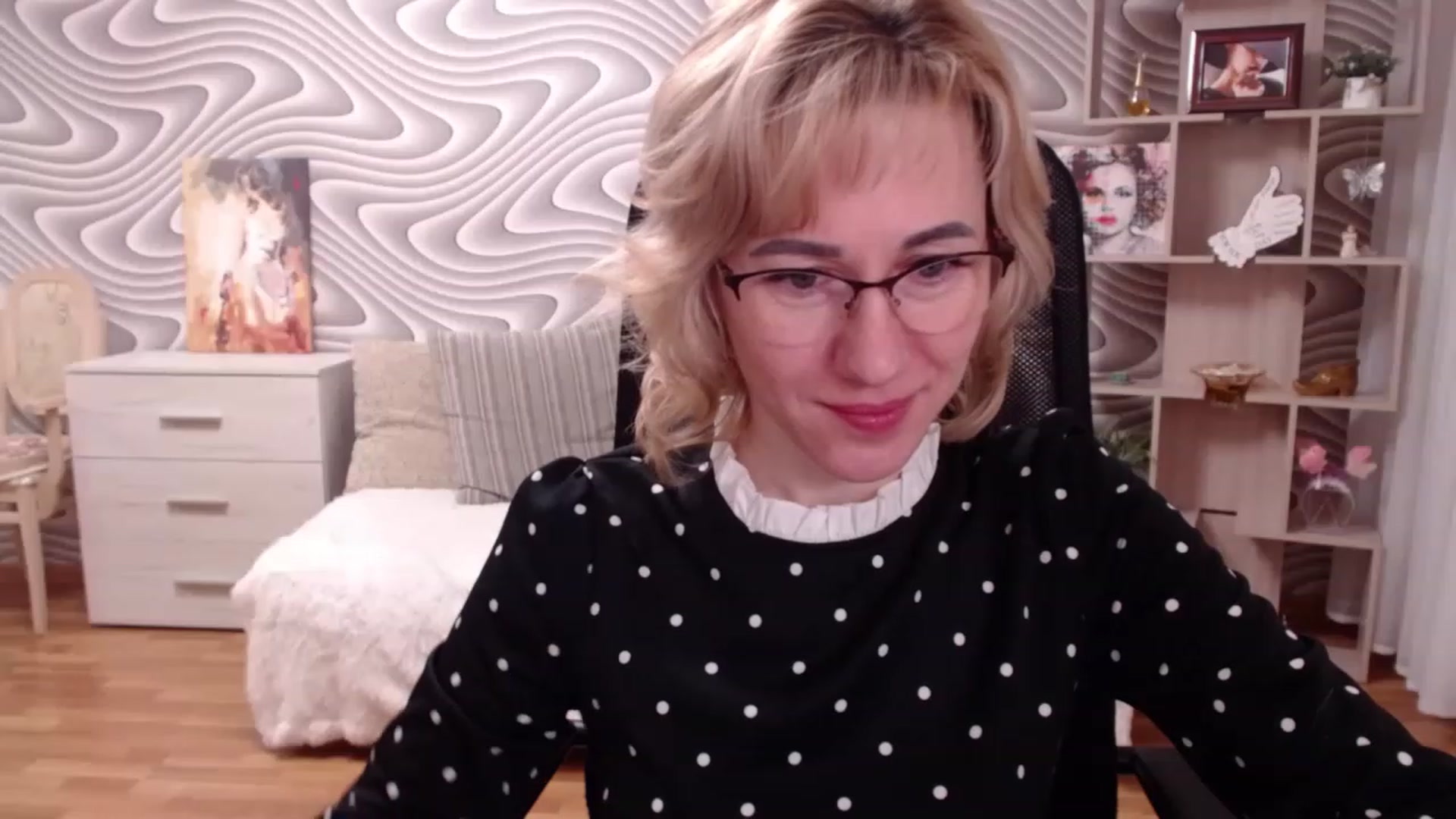 Gallery image thumbnail from SvenIsolde's myfreecams stream on, 11/26/2022, 19:31 image 4 of 20