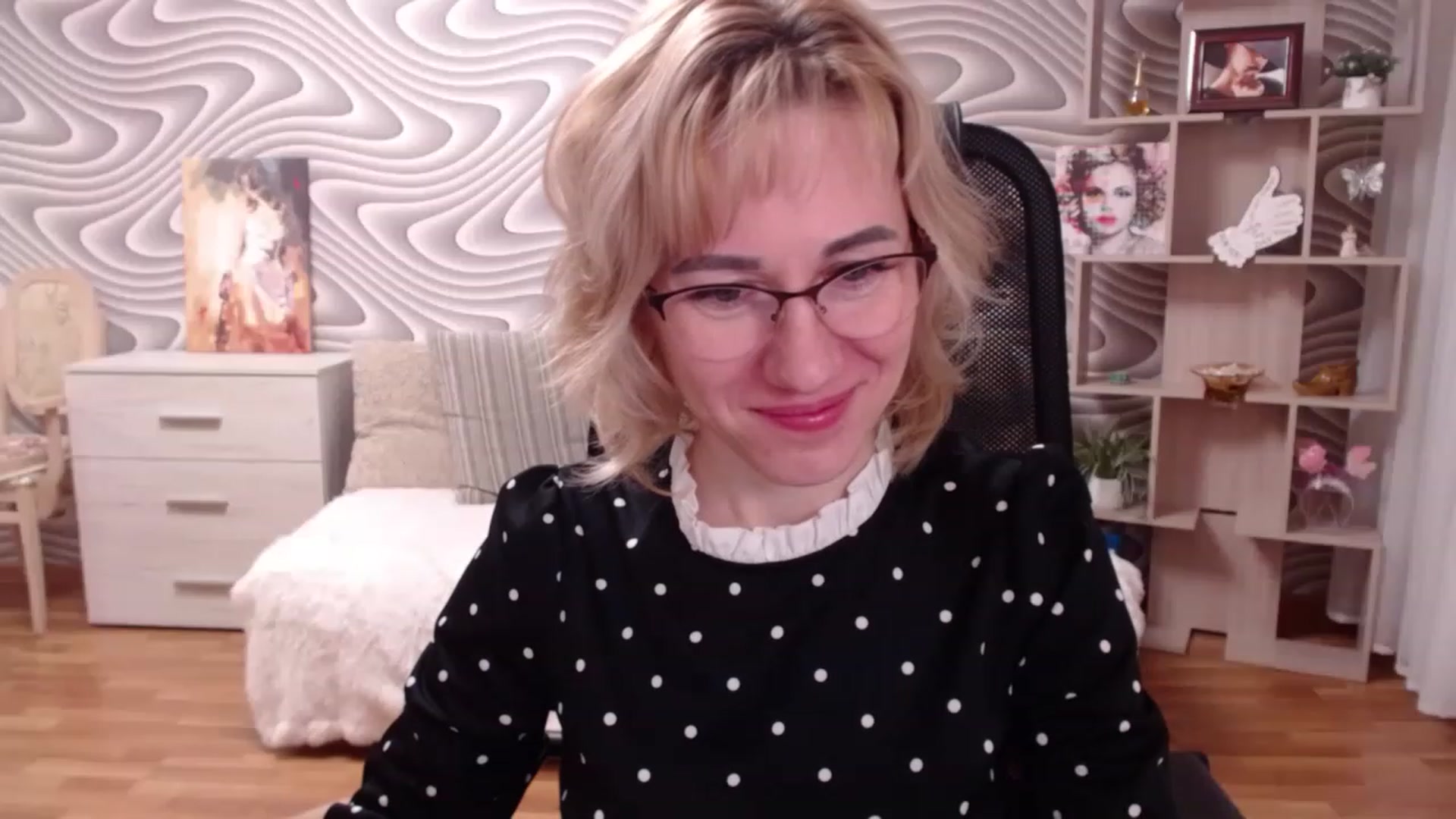 Gallery image thumbnail from SvenIsolde's myfreecams stream on, 11/26/2022, 19:31 image 13 of 20