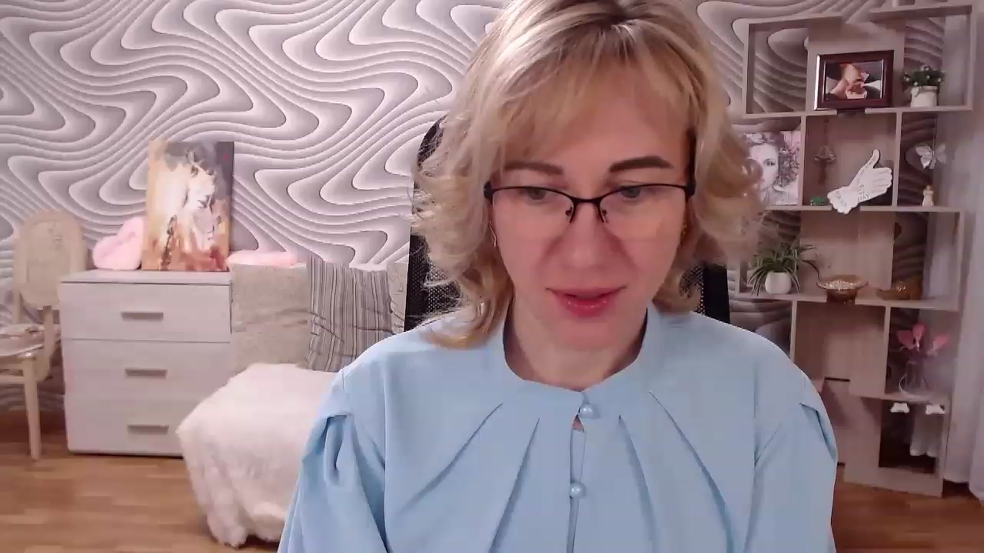 Gallery image thumbnail from SvenIsolde's myfreecams stream on, 04/21/2023, 18:31 image 19 of 20