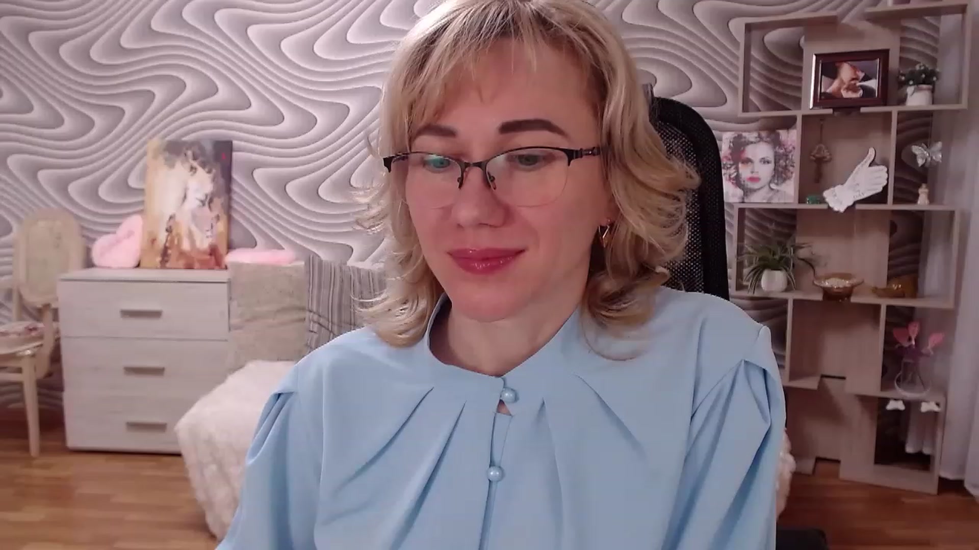 Gallery image thumbnail from SvenIsolde's myfreecams stream on, 04/21/2023, 18:31 image 15 of 20