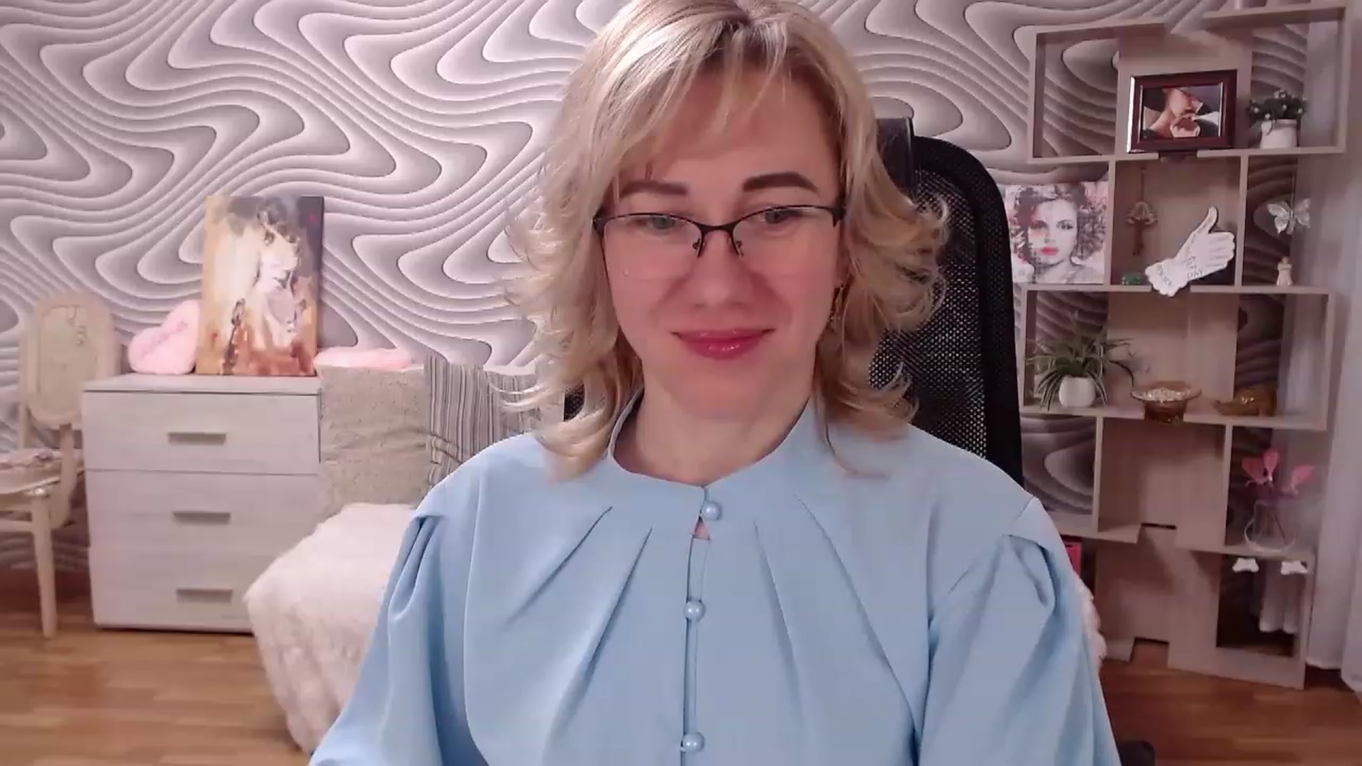 Gallery image thumbnail from SvenIsolde's myfreecams stream on, 04/21/2023, 18:31 image 8 of 20