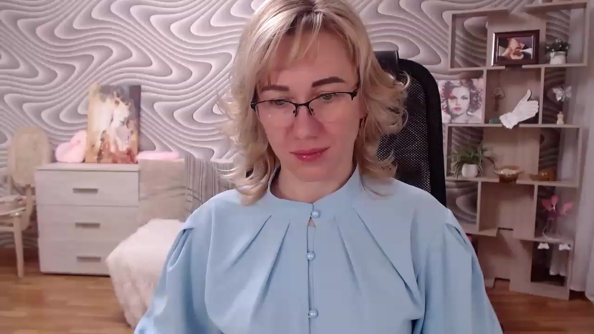 Gallery image thumbnail from SvenIsolde's myfreecams stream on, 04/21/2023, 18:31 image 7 of 20