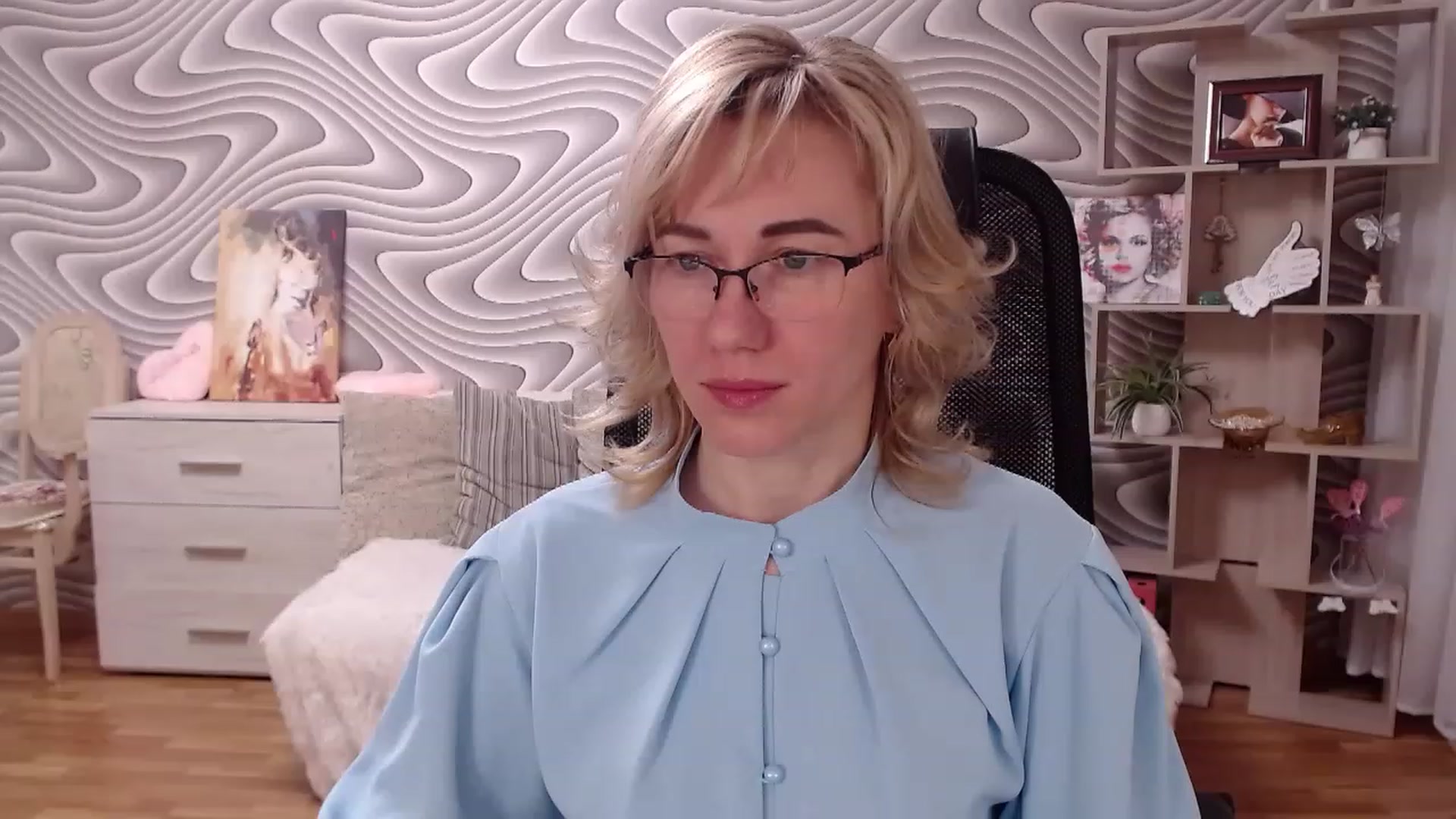 Gallery image thumbnail from SvenIsolde's myfreecams stream on, 04/21/2023, 18:31 image 6 of 20