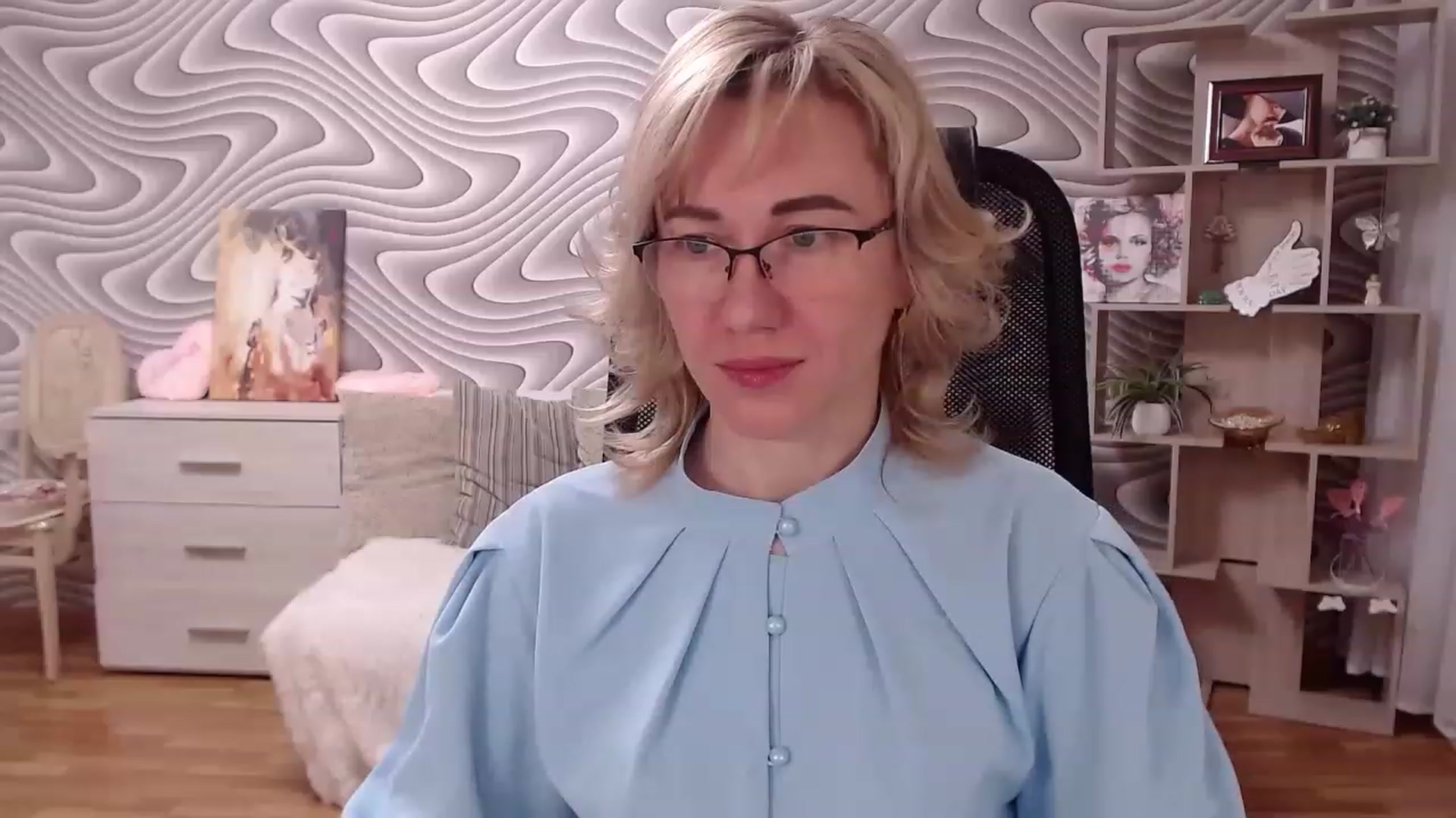 Gallery image thumbnail from SvenIsolde's myfreecams stream on, 04/21/2023, 18:31 image 5 of 20