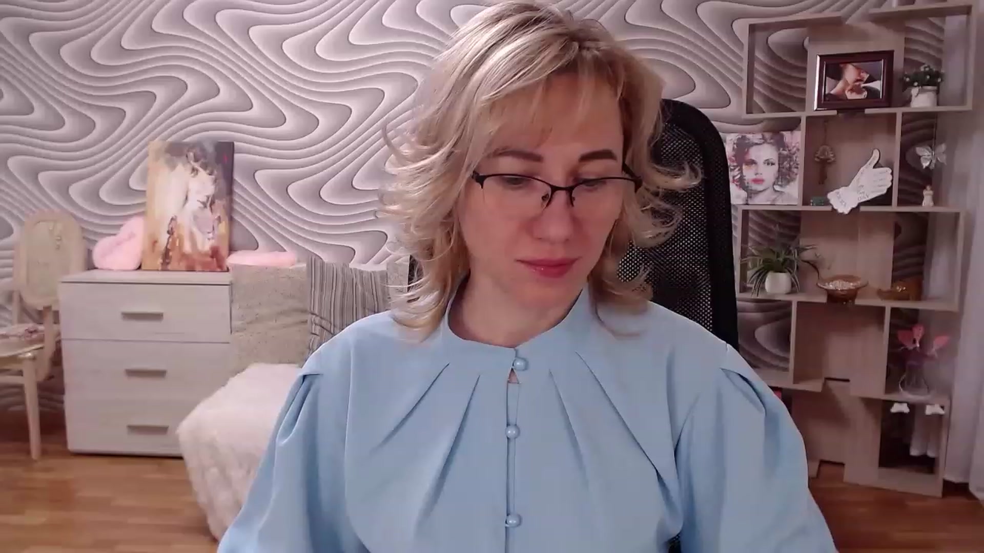 Gallery image thumbnail from SvenIsolde's myfreecams stream on, 04/21/2023, 18:31 image 9 of 20