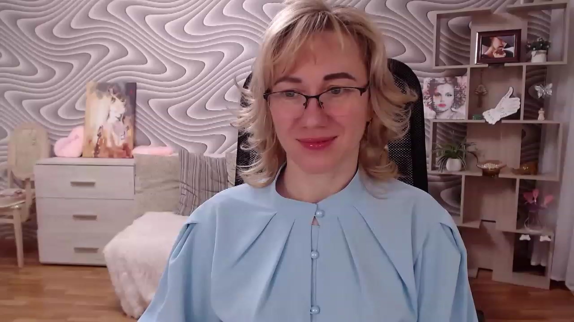 Gallery image thumbnail from SvenIsolde's myfreecams stream on, 04/21/2023, 18:31 image 13 of 20