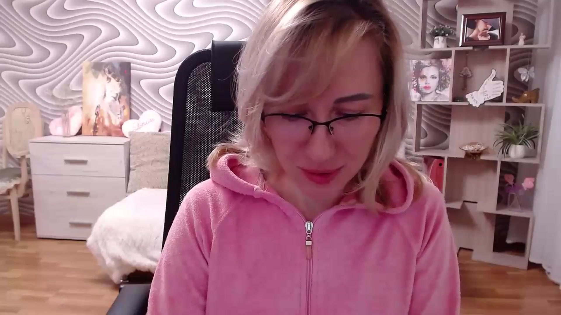 Gallery image thumbnail from SvenIsolde's myfreecams stream on, 07/16/2023, 09:55 image 14 of 20