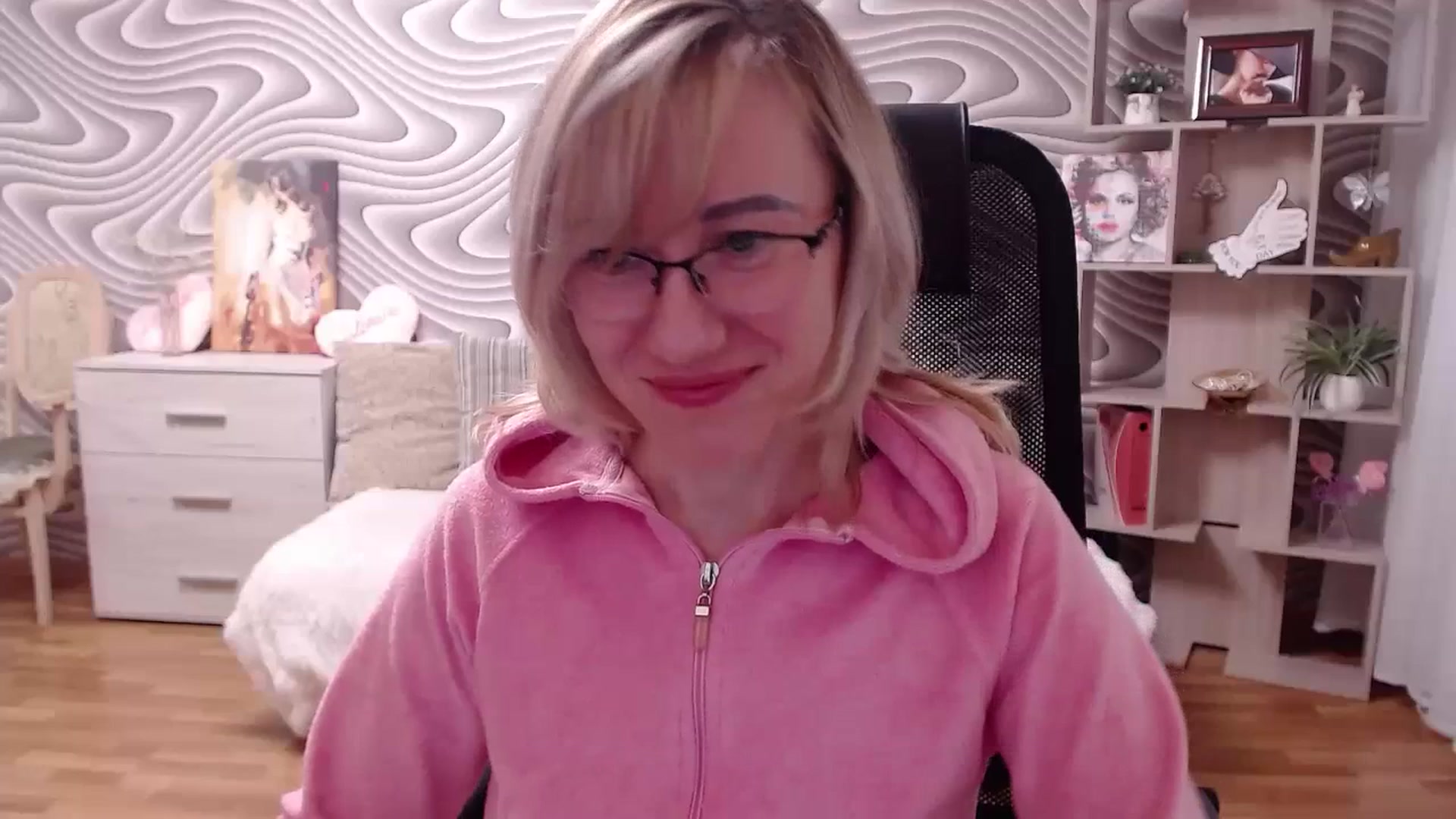 Gallery image thumbnail from SvenIsolde's myfreecams stream on, 07/16/2023, 09:55 image 4 of 20