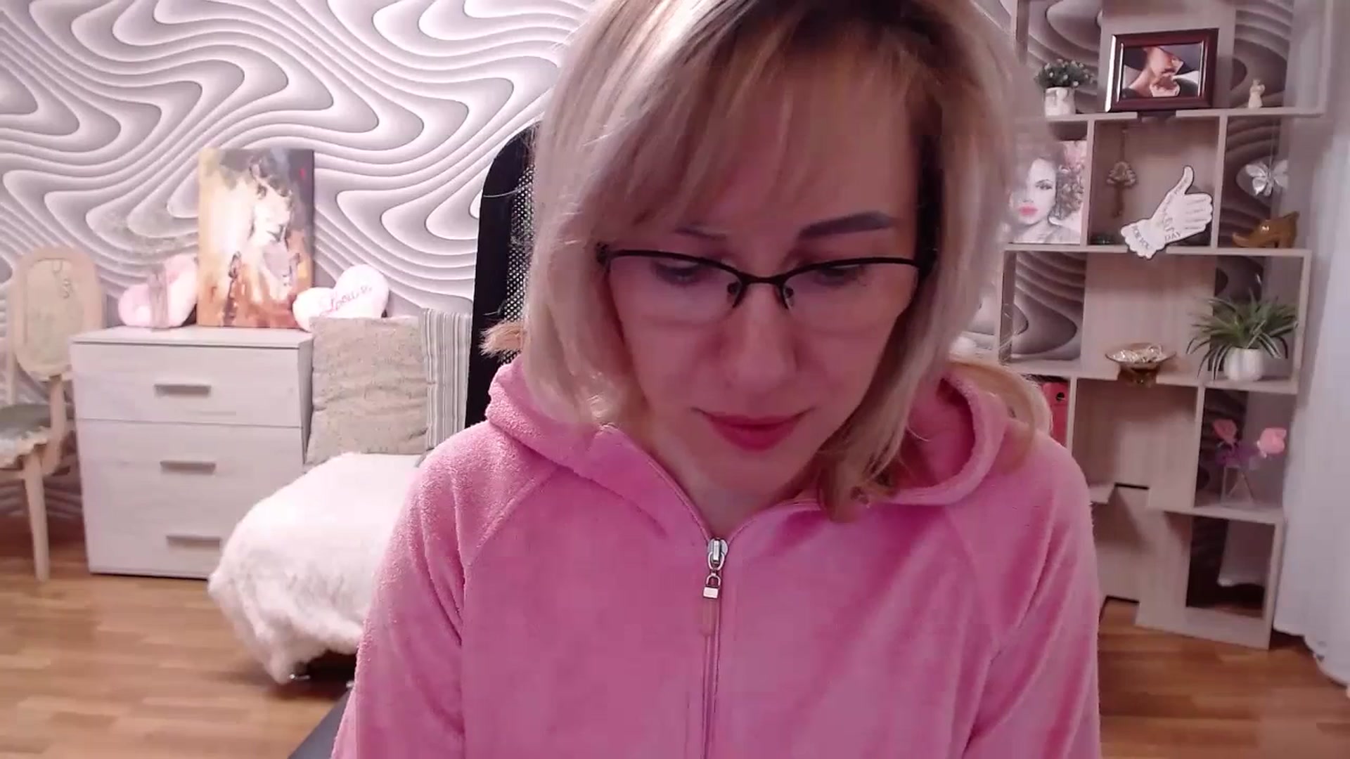 Gallery image thumbnail from SvenIsolde's myfreecams stream on, 07/16/2023, 09:55 image 20 of 20