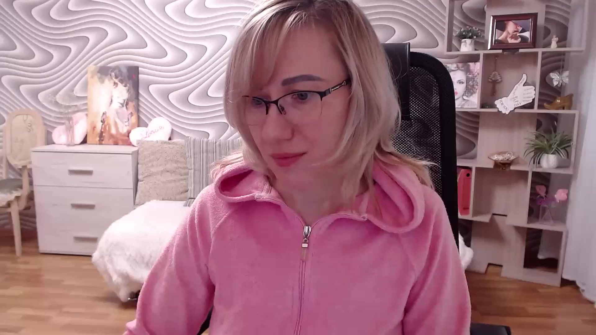 Gallery image thumbnail from SvenIsolde's myfreecams stream on, 07/16/2023, 09:55 image 3 of 20