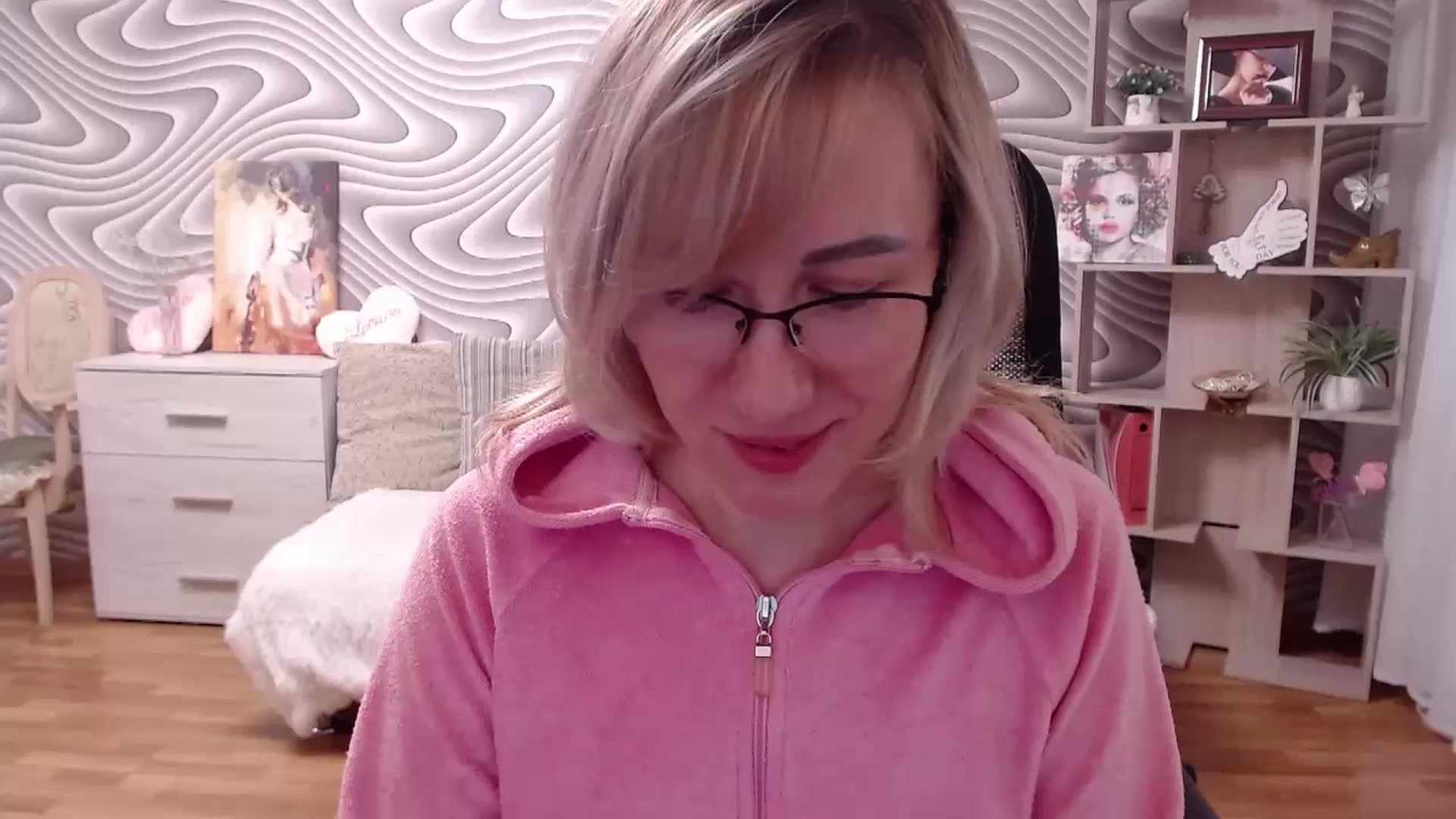 Gallery image thumbnail from SvenIsolde's myfreecams stream on, 07/16/2023, 09:55 image 1 of 20