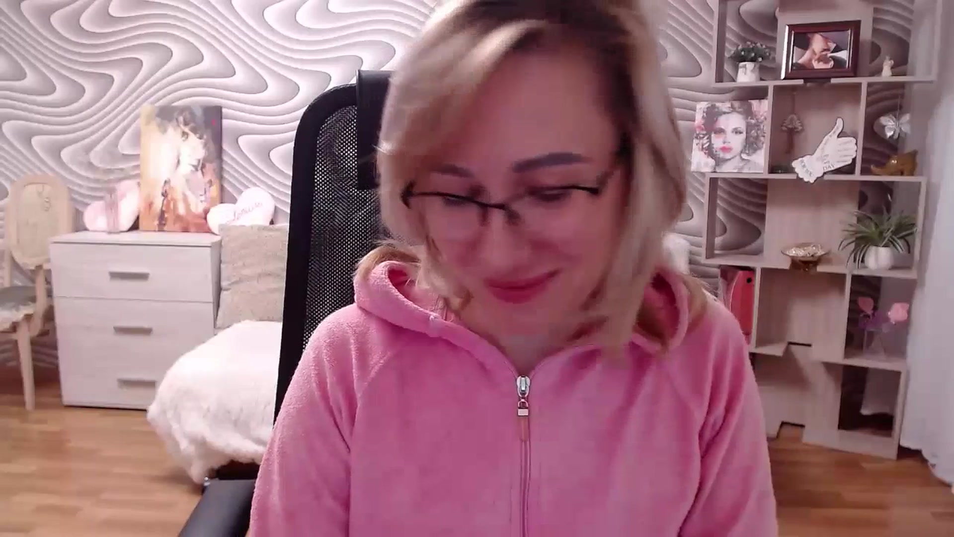 Gallery image thumbnail from SvenIsolde's myfreecams stream on, 07/16/2023, 09:55 image 16 of 20