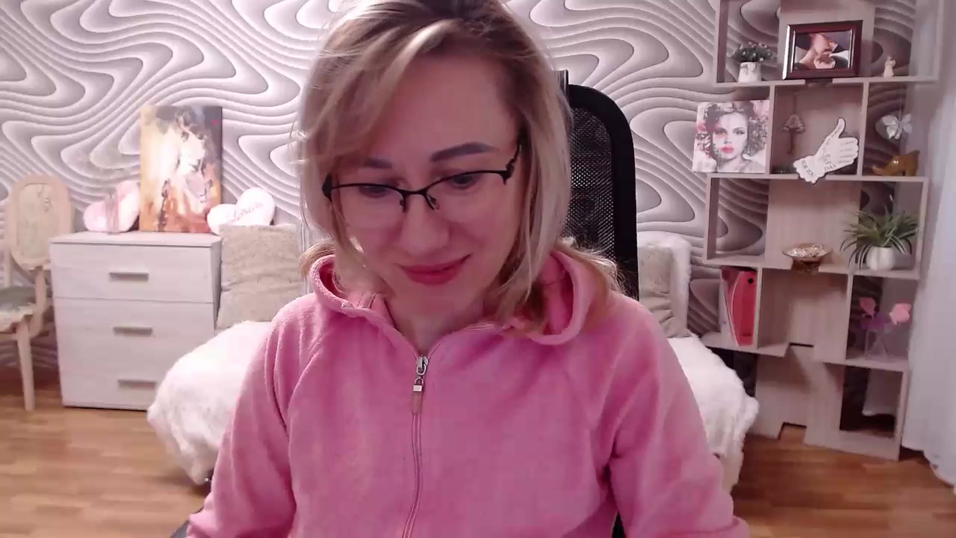 Gallery image thumbnail from SvenIsolde's myfreecams stream on, 07/16/2023, 09:55 image 11 of 20
