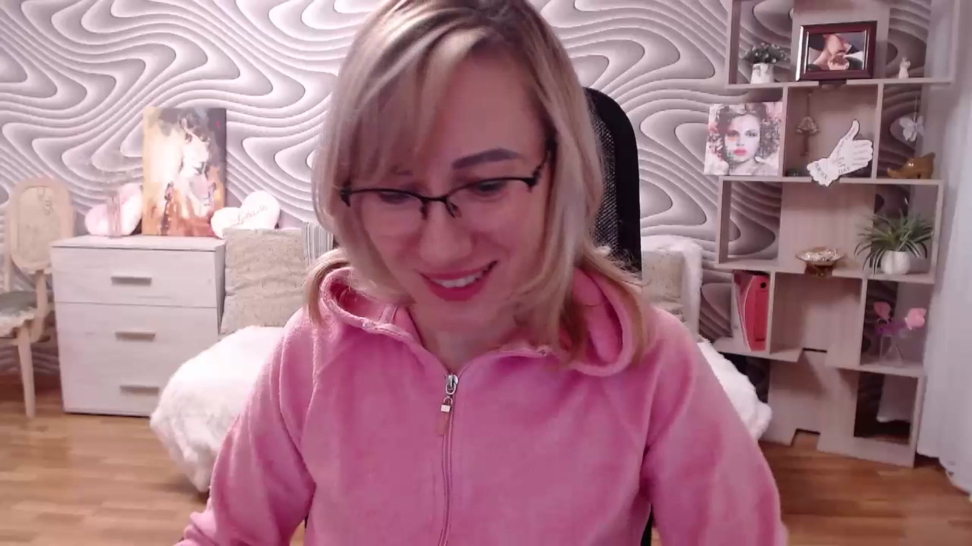 Gallery image thumbnail from SvenIsolde's myfreecams stream on, 07/16/2023, 09:55 image 10 of 20