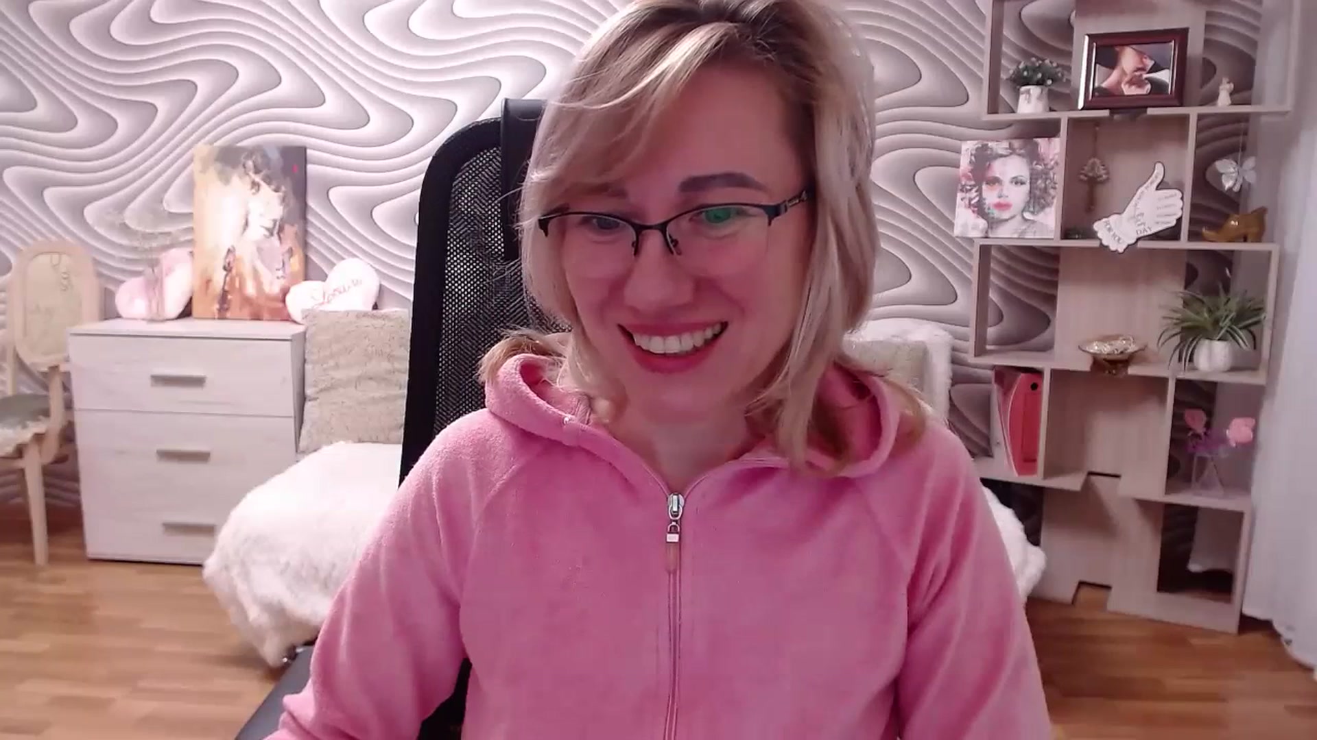 Gallery image thumbnail from SvenIsolde's myfreecams stream on, 07/16/2023, 09:55 image 17 of 20