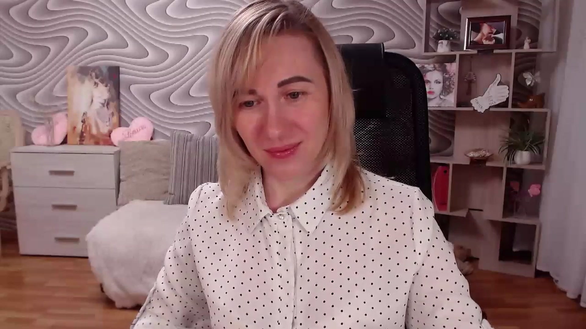 Gallery image thumbnail from SvenIsolde's myfreecams stream on, 07/17/2023, 17:30 image 2 of 20
