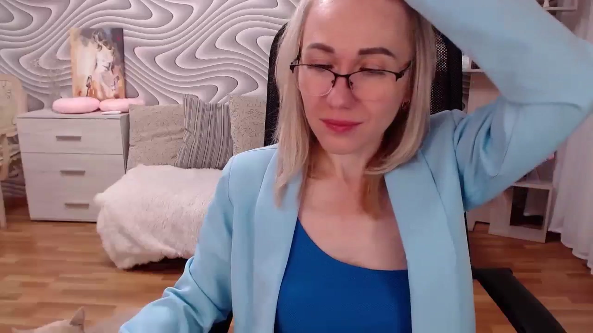 Gallery image thumbnail from SvenIsolde's myfreecams stream on, 08/20/2023, 20:03 image 19 of 20