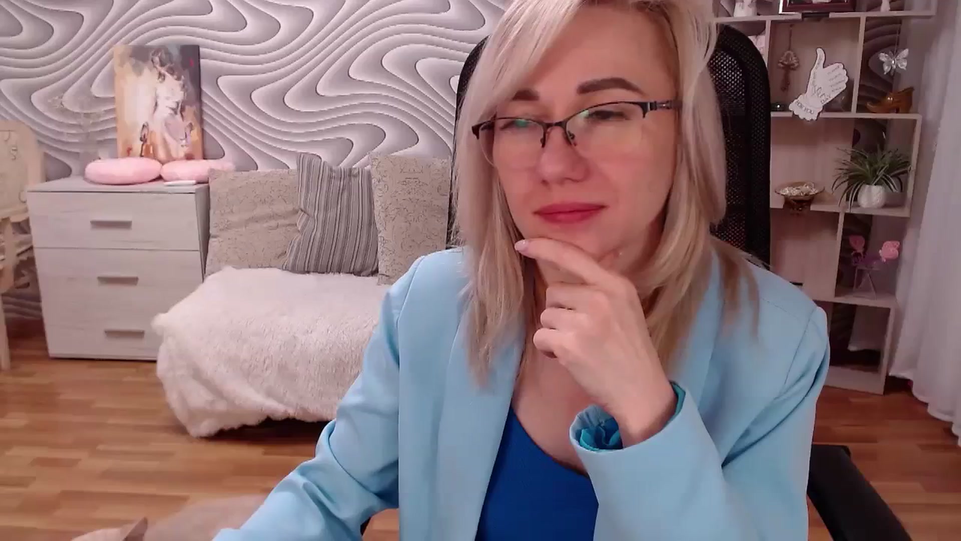 Gallery image thumbnail from SvenIsolde's myfreecams stream on, 08/20/2023, 20:03 image 18 of 20