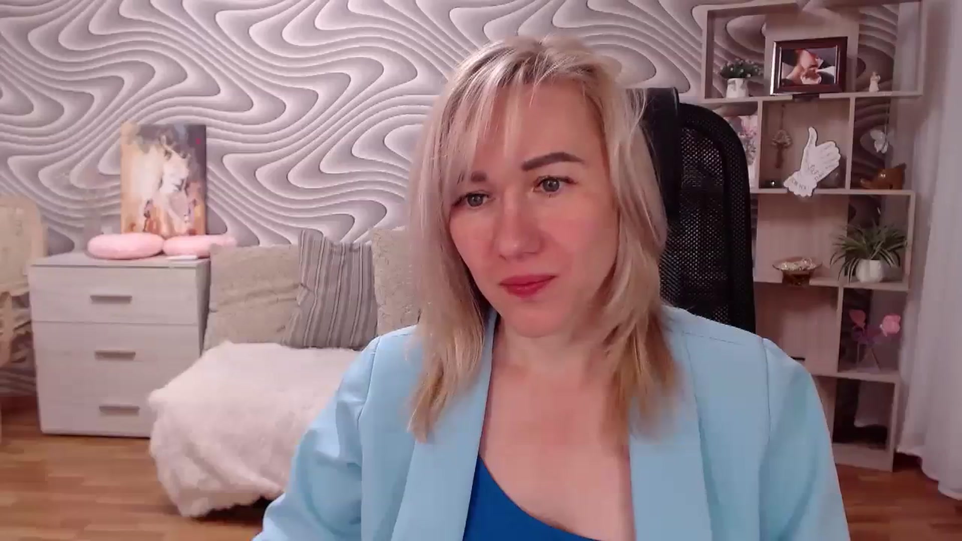 Gallery image thumbnail from SvenIsolde's myfreecams stream on, 08/20/2023, 20:03 image 9 of 20