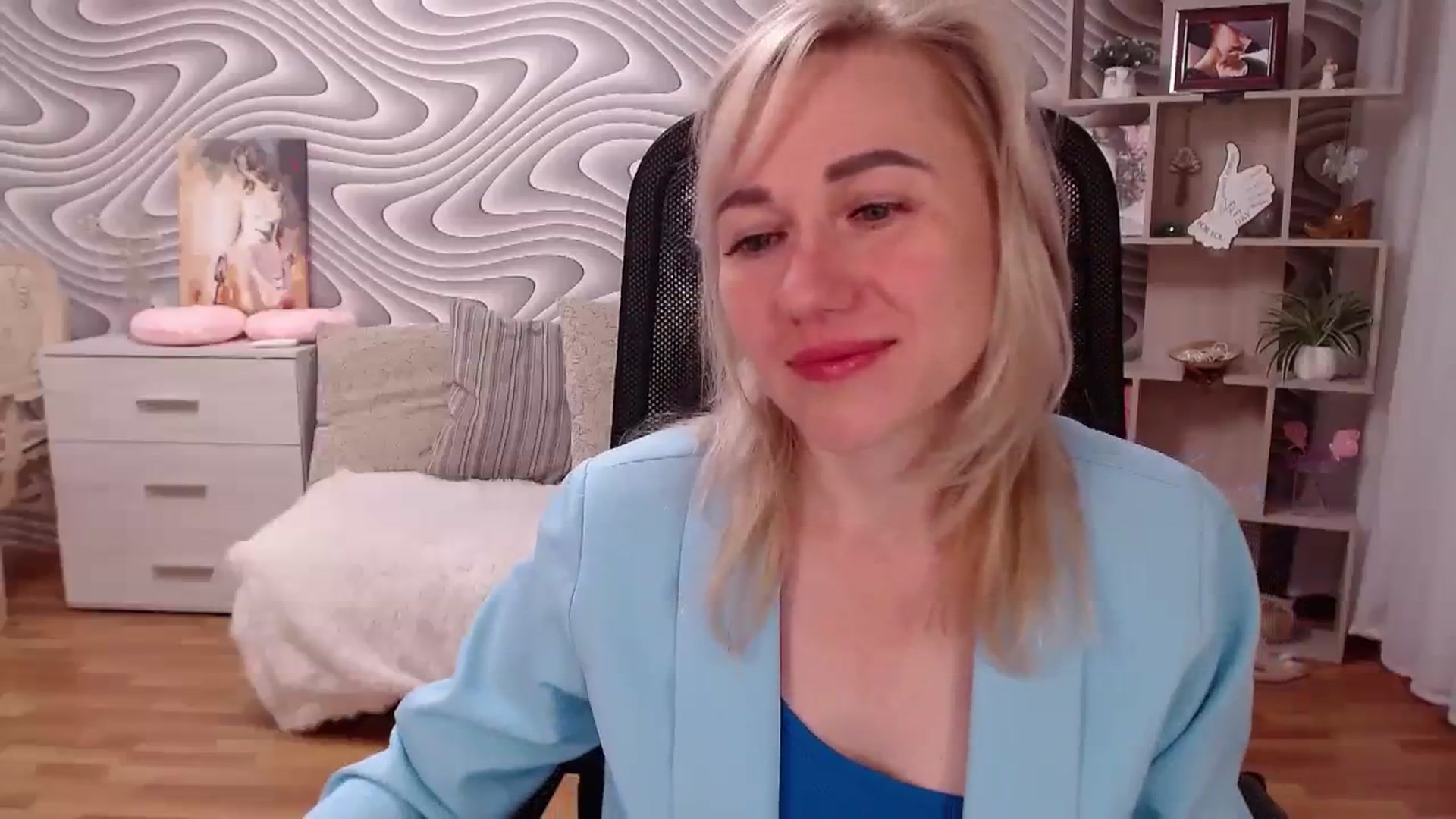 Gallery image thumbnail from SvenIsolde's myfreecams stream on, 08/20/2023, 20:03 image 7 of 20