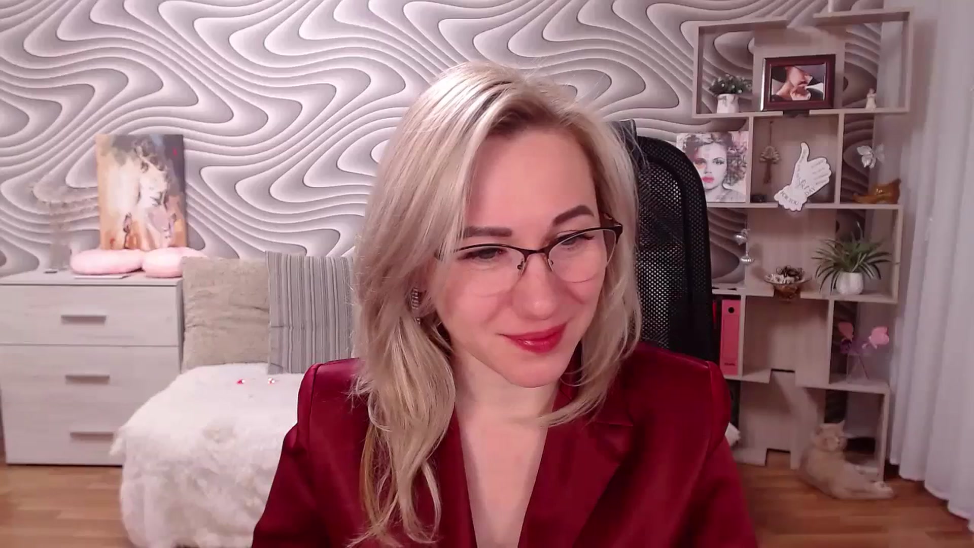 Gallery image thumbnail from SvenIsolde's myfreecams stream on, 12/25/2023, 17:07 image 20 of 20