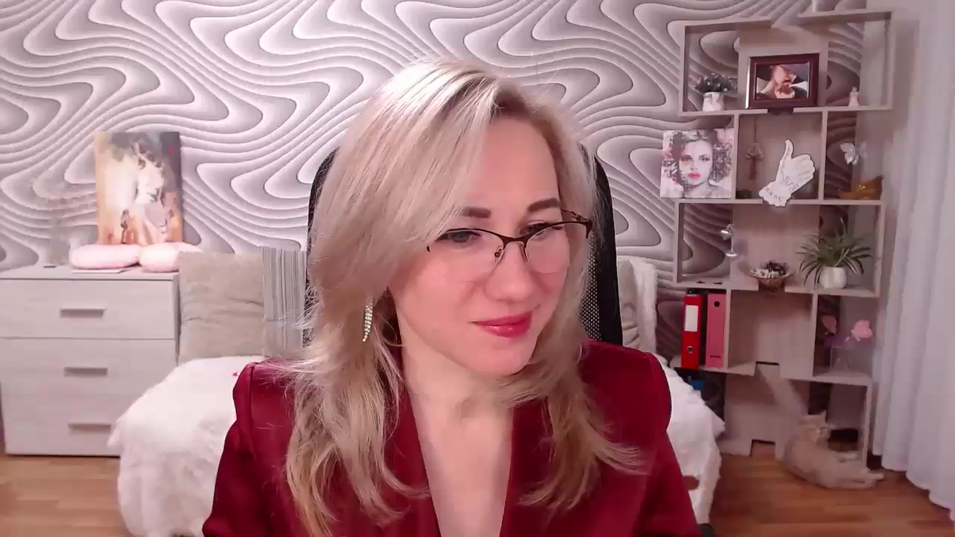 Gallery image thumbnail from SvenIsolde's myfreecams stream on, 12/25/2023, 17:07 image 9 of 20