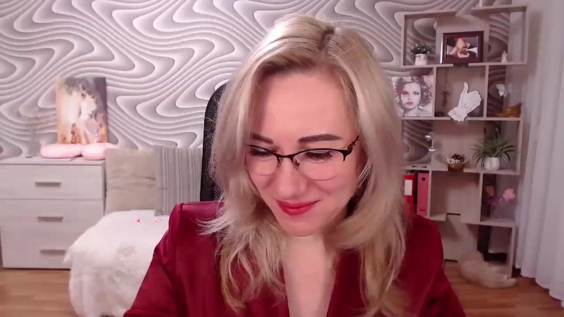 Gallery image thumbnail from SvenIsolde's myfreecams stream on, 12/25/2023, 17:07 image 3 of 20
