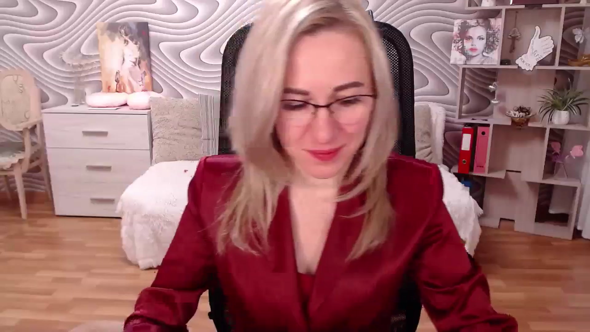 Gallery image thumbnail from SvenIsolde's myfreecams stream on, 12/25/2023, 18:06 image 19 of 20