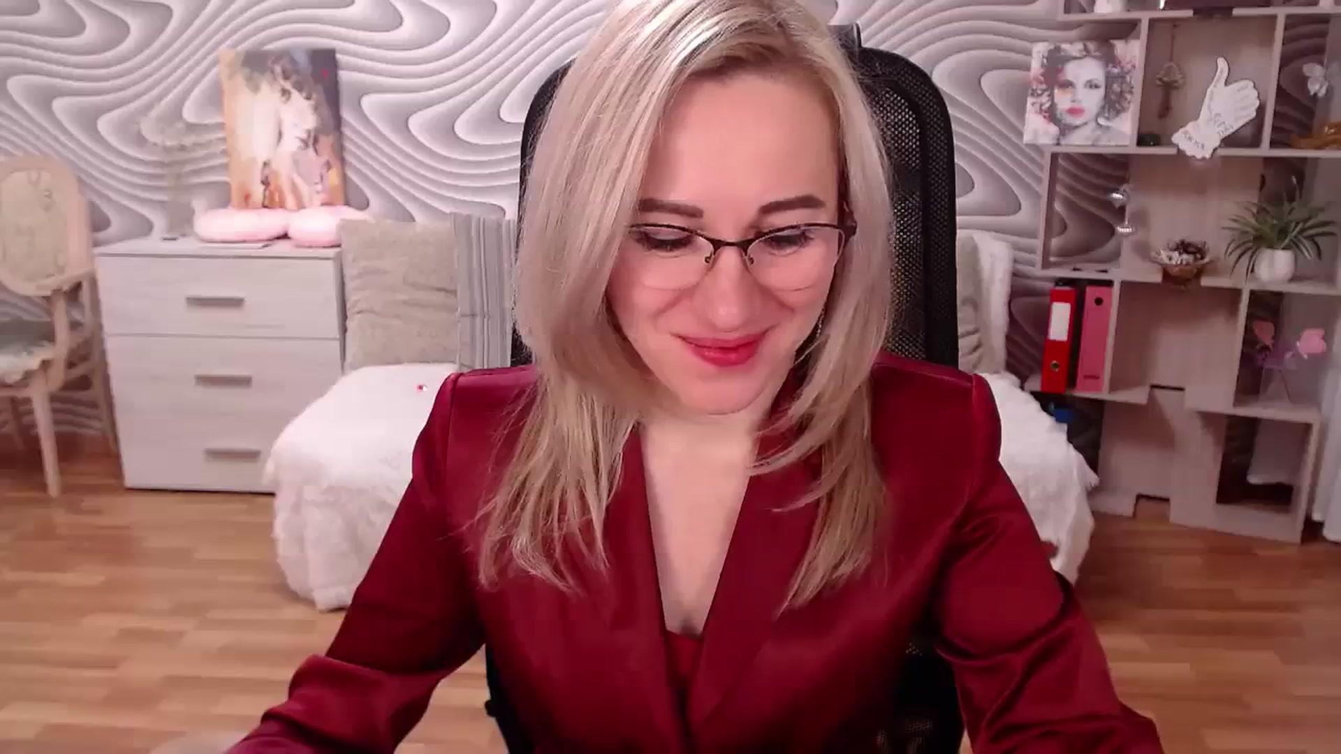 Gallery image thumbnail from SvenIsolde's myfreecams stream on, 12/25/2023, 18:06 image 16 of 20