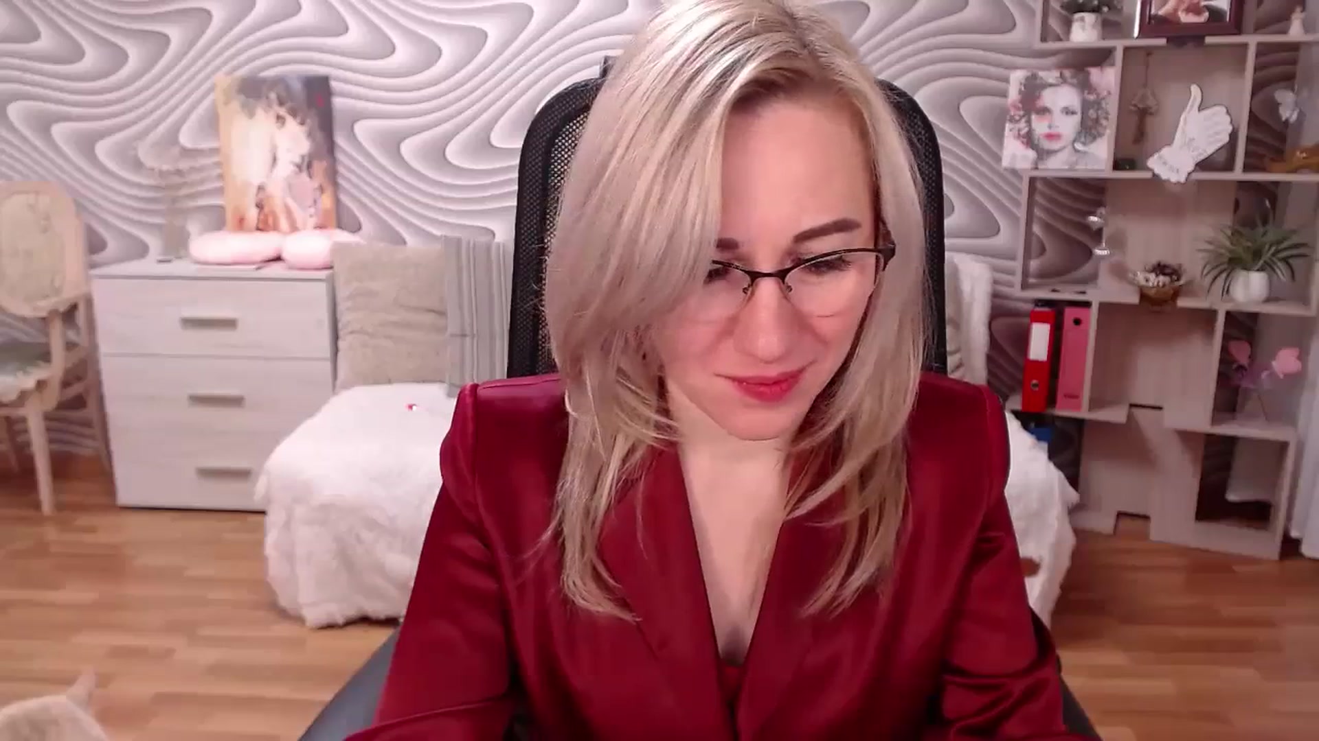 Gallery image thumbnail from SvenIsolde's myfreecams stream on, 12/25/2023, 18:06 image 2 of 20