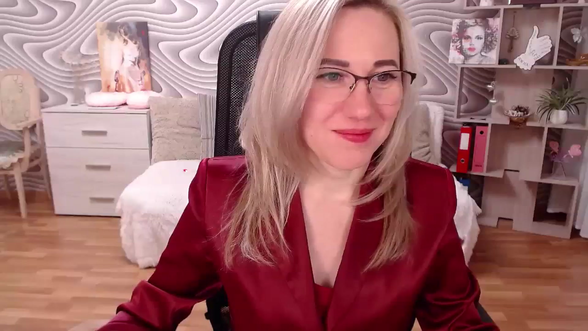 Gallery image thumbnail from SvenIsolde's myfreecams stream on, 12/25/2023, 18:06 image 20 of 20