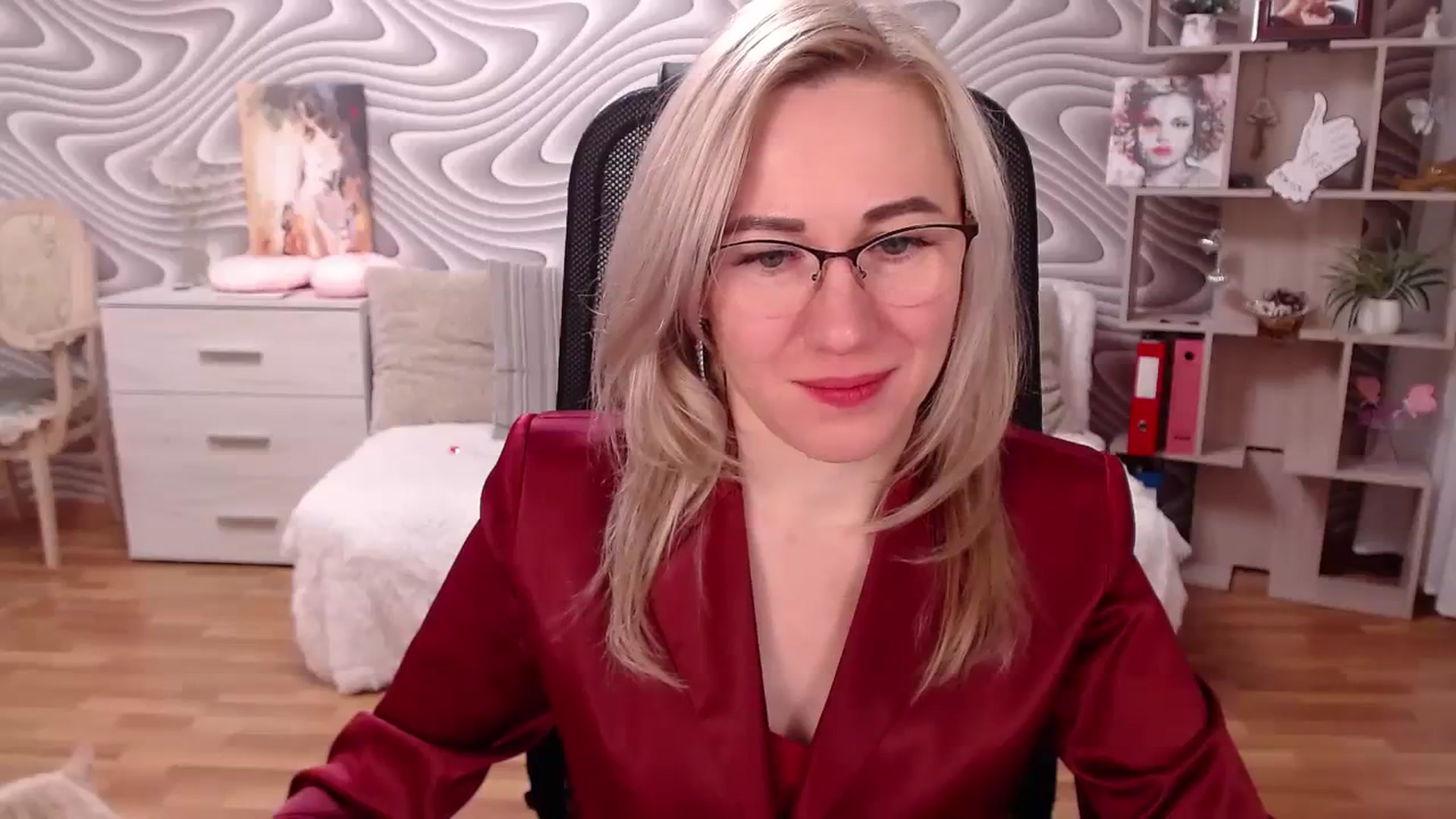 Gallery image thumbnail from SvenIsolde's myfreecams stream on, 12/25/2023, 18:06 image 6 of 20