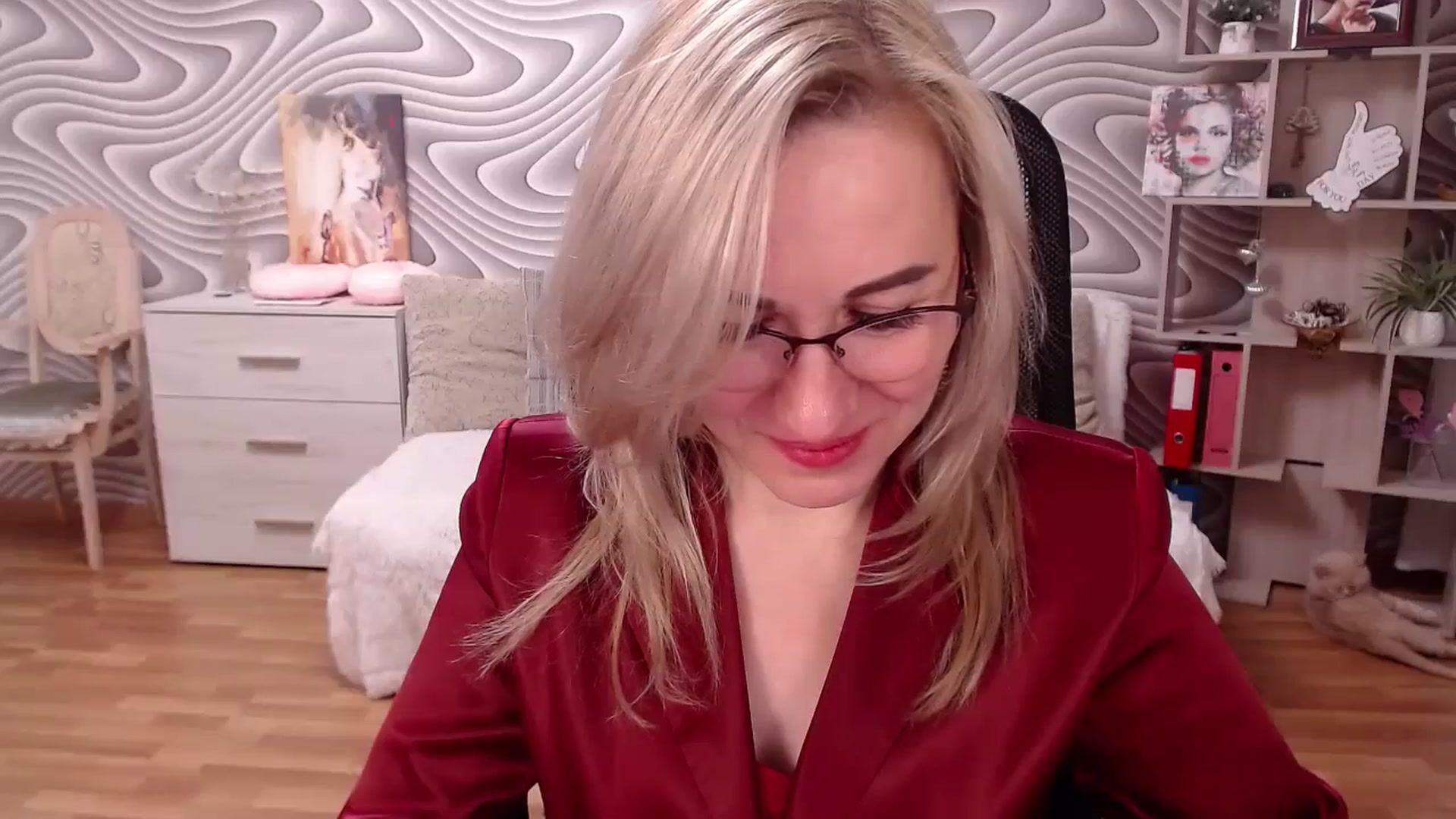 Gallery image thumbnail from SvenIsolde's myfreecams stream on, 12/25/2023, 18:45 image 12 of 20
