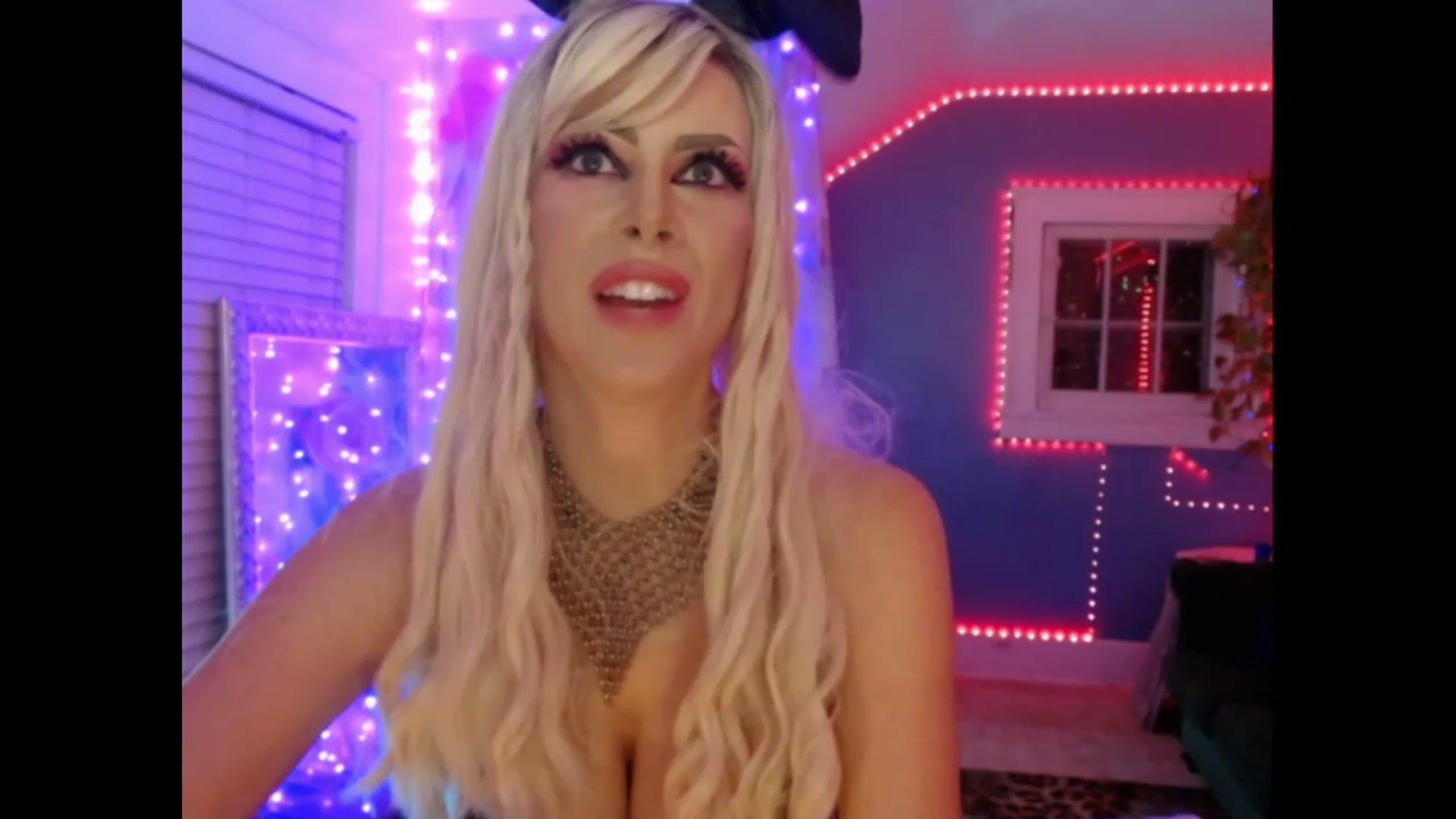 Gallery image thumbnail from SvetlanaSnow's myfreecams stream on, 02/26/2023, 08:58 image 20 of 20