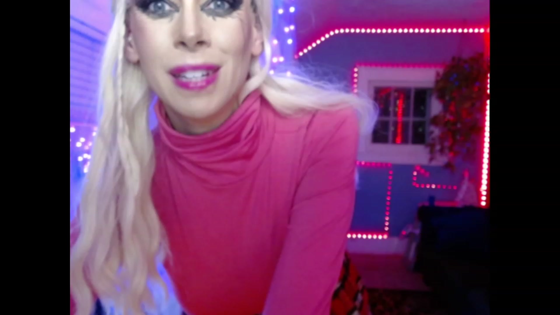 Gallery image thumbnail from SvetlanaSnow's myfreecams stream on, 03/01/2023, 09:19 image 6 of 20
