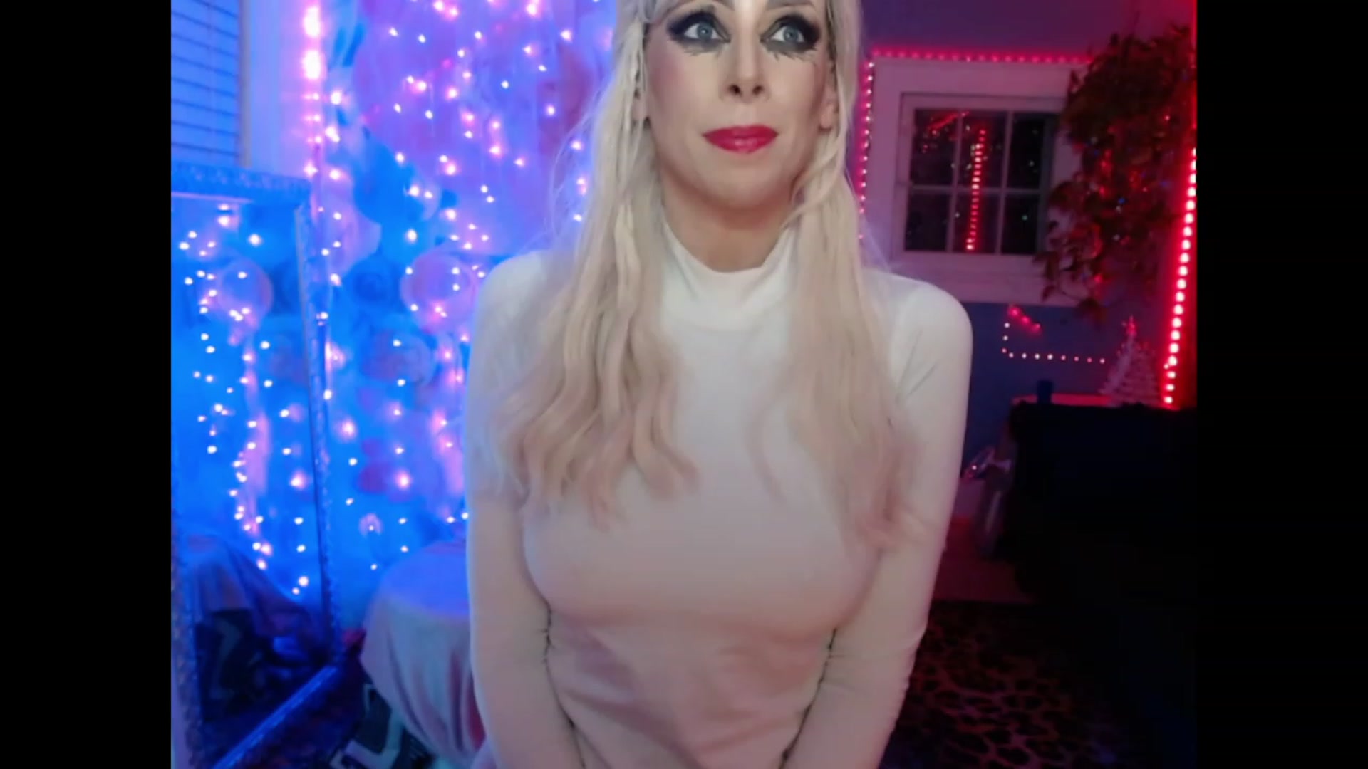 Gallery image thumbnail from SvetlanaSnow's myfreecams stream on, 03/01/2023, 09:19 image 20 of 20
