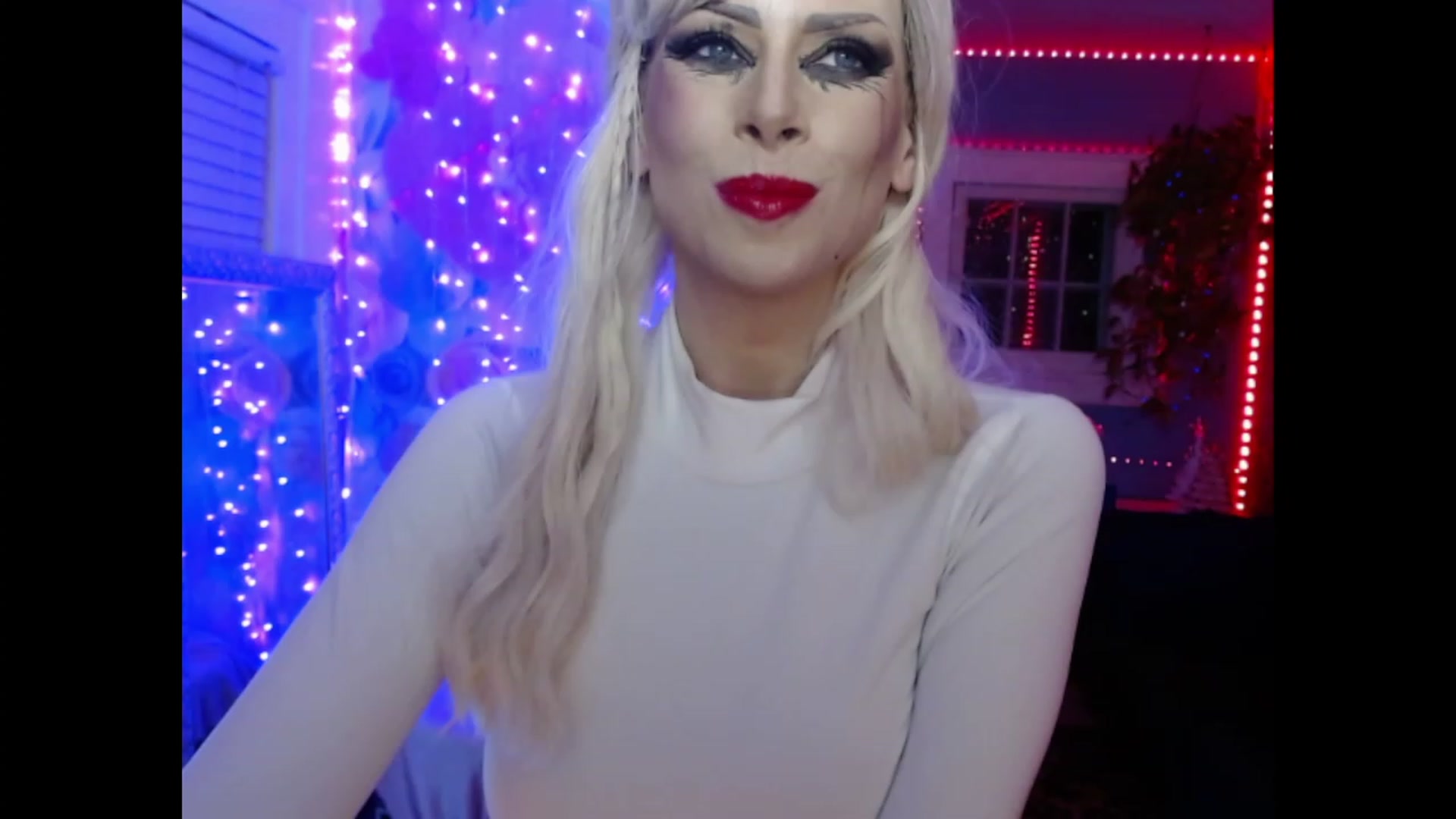 Gallery image thumbnail from SvetlanaSnow's myfreecams stream on, 03/01/2023, 09:19 image 11 of 20