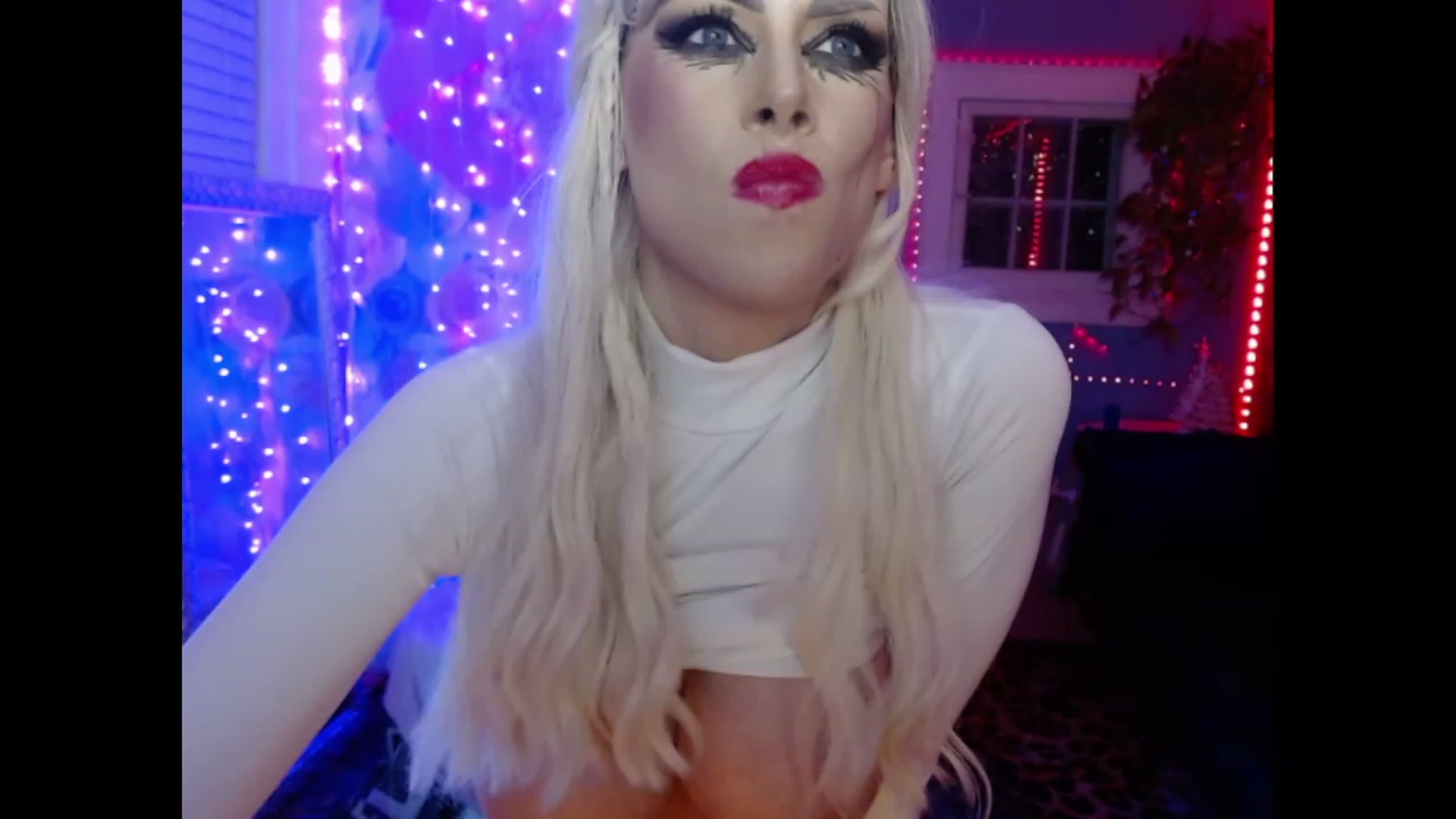 Gallery image thumbnail from SvetlanaSnow's myfreecams stream on, 03/01/2023, 09:19 image 19 of 20